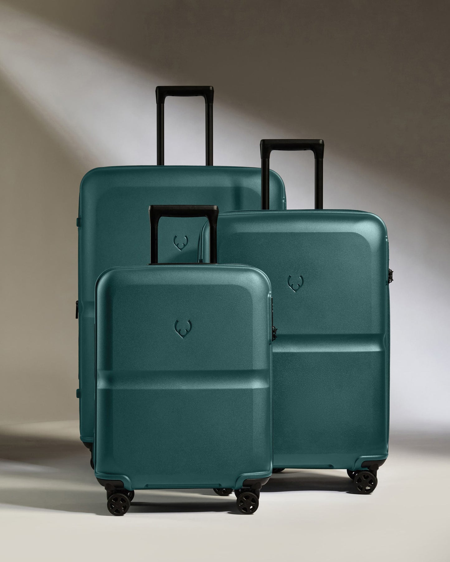Antler Luggage - Suitcase Set in Marsh Blue - Single Stripe - Hard Suitcase - Standard Cabin Set Suitcase Set in Blue - Single Stripe | Cabin Luggage & Large Suitcases