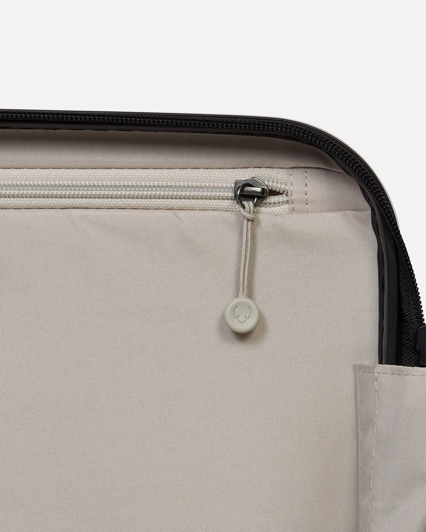 Antler UK Luggage - Logo cabin in black - Hard Suitcases Logo Cabin Suitcase Black | Lightweight Hard Shell Luggage