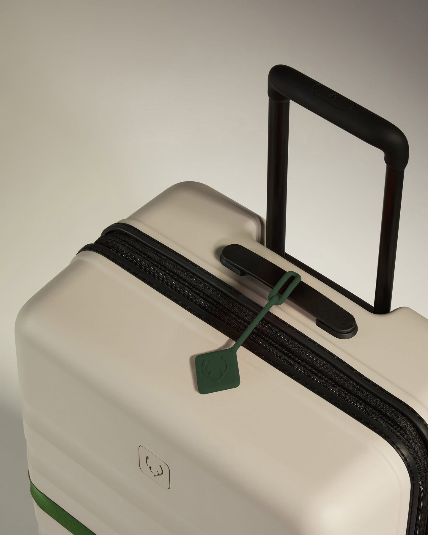 Antler Luggage -  AirTag Holder in Green - Luggage Tags AirTag Holder in Green