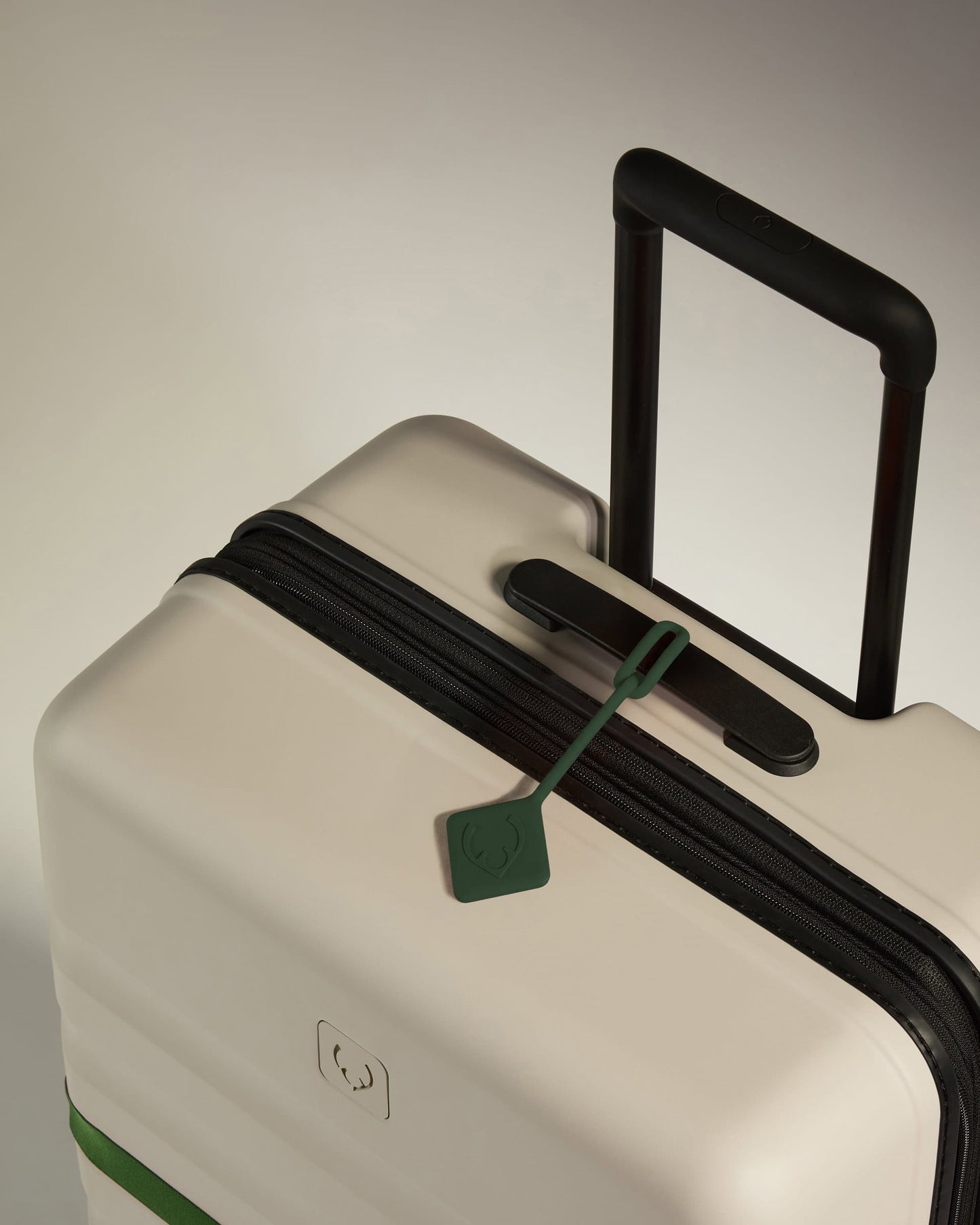 Antler Luggage -  AirTag Holder in Green - Luggage Tags AirTag Holder in Green