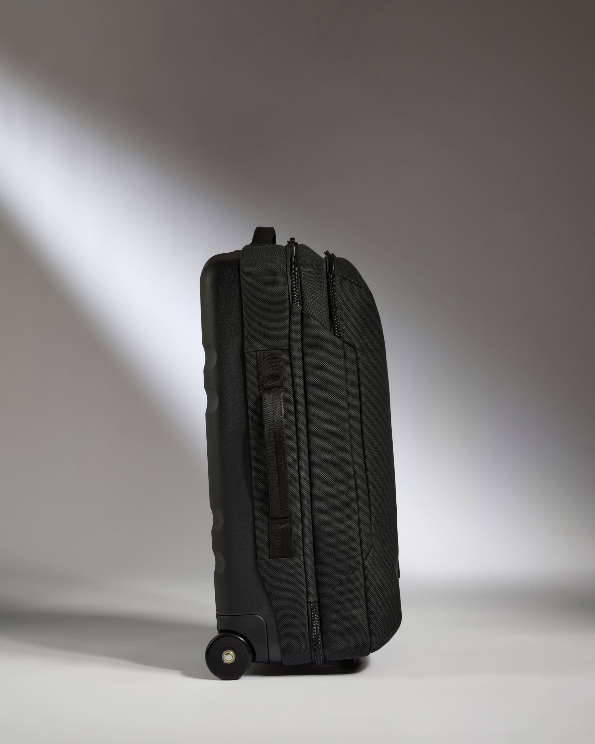 Antler Luggage -  Antler Weave Wheeled Duffel in Black - Wheeled Duffle Antler Weave Wheeled Duffel in Black | Holdall Bag & Suitcase