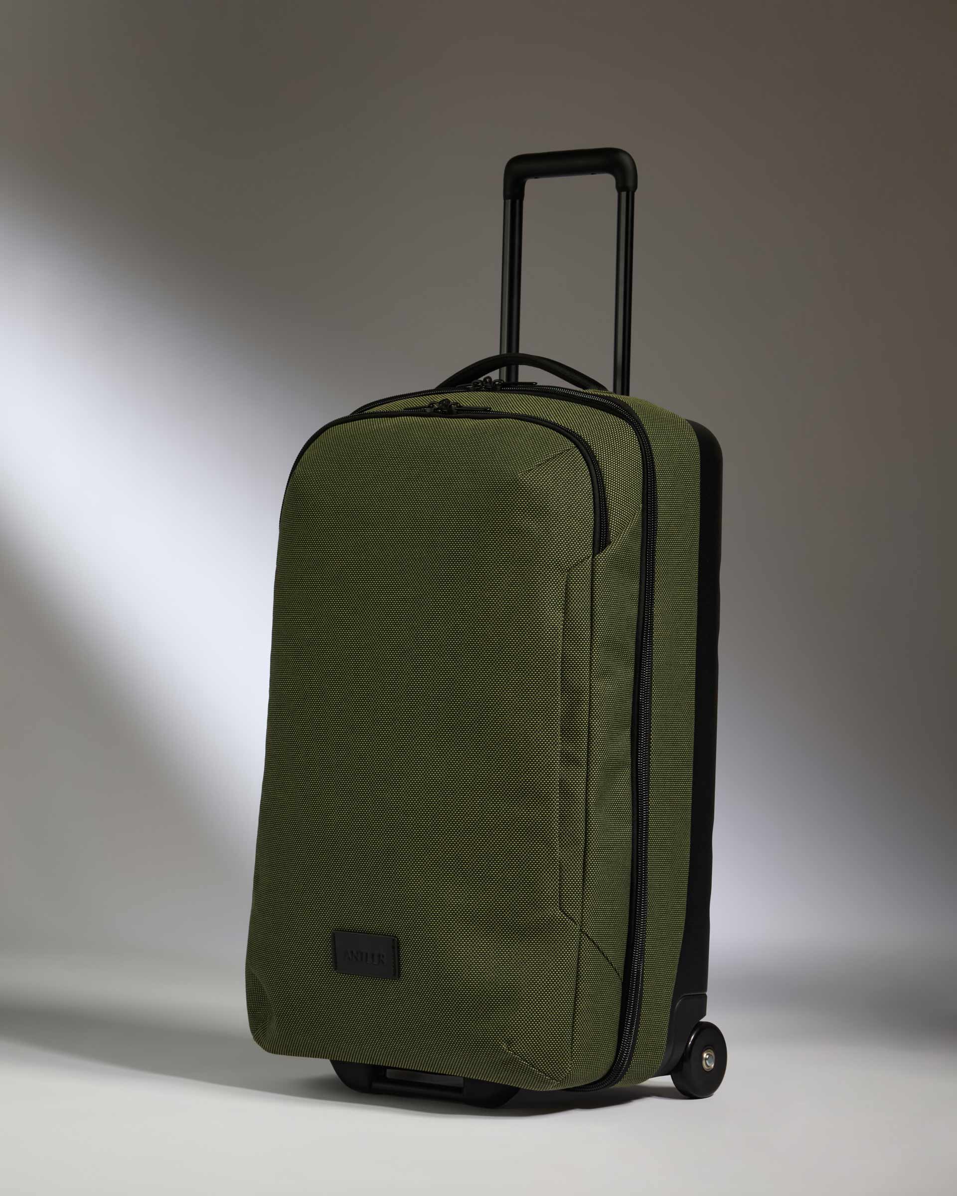 Antler Luggage -  Antler Weave Wheeled Duffel in Olive Green - Wheeled Duffle Antler Weave Wheeled Duffel in Green | Holdall Bag & Suitcase