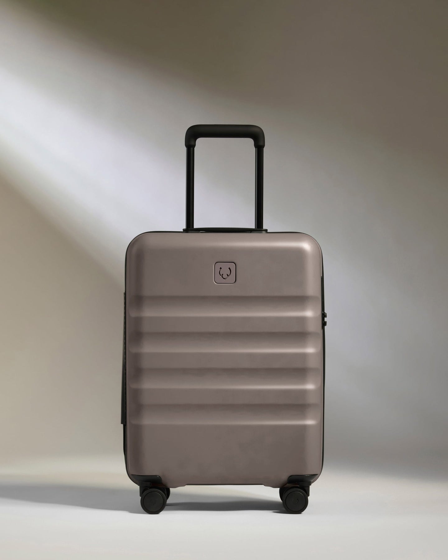 Antler Luggage -  Cabin Suitcase in Pebble Grey - Icon Stripe - Hard Suitcase - Standard Cabin Cabin Suitcase in Grey - Icon Stripe | Lightweight & Hard Shell Suitcase