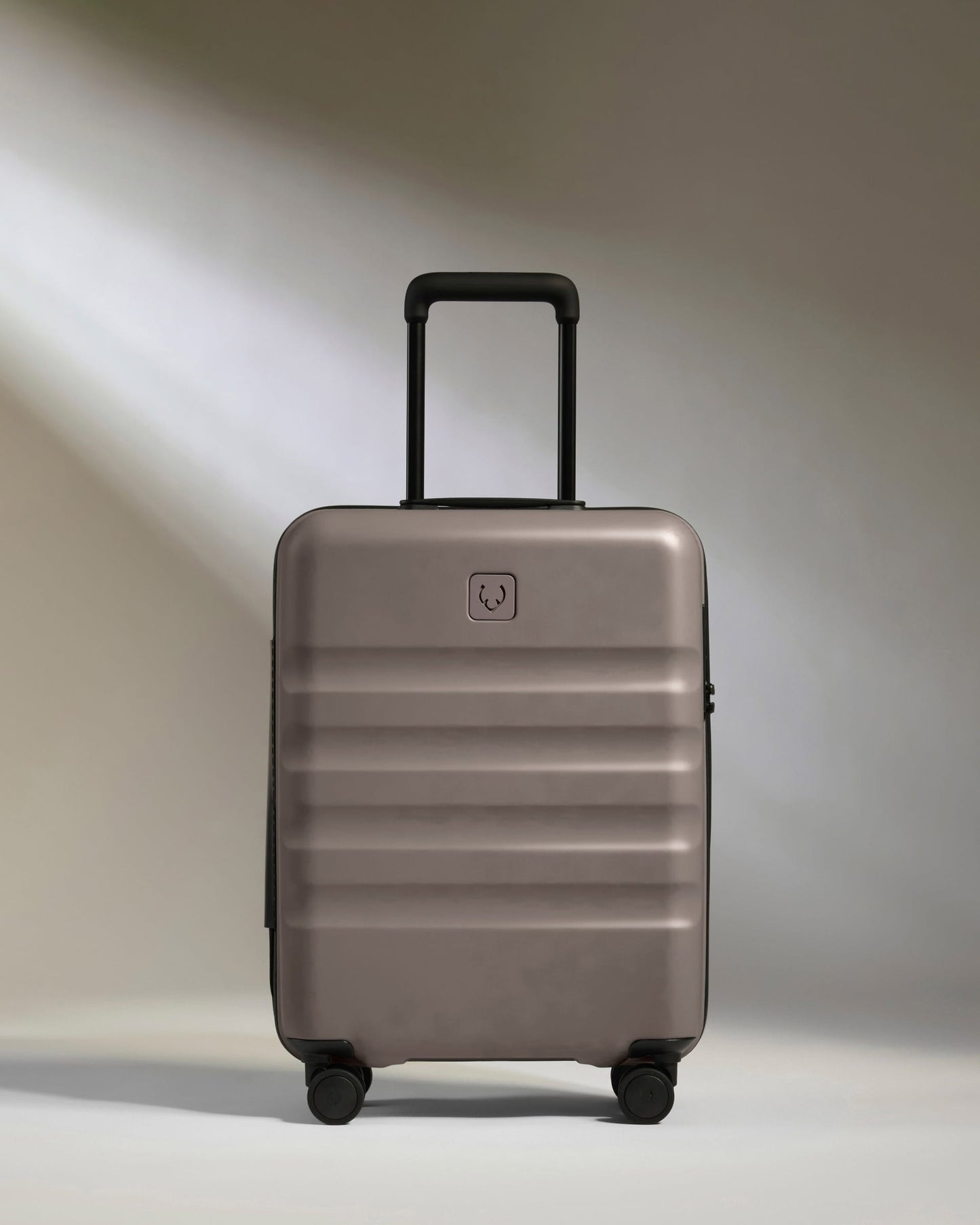 Antler Luggage -  Cabin Suitcase in Pebble Grey - Icon Stripe - Hard Suitcase - Standard Cabin Cabin Suitcase in Grey - Icon Stripe | Lightweight & Hard Shell Suitcase