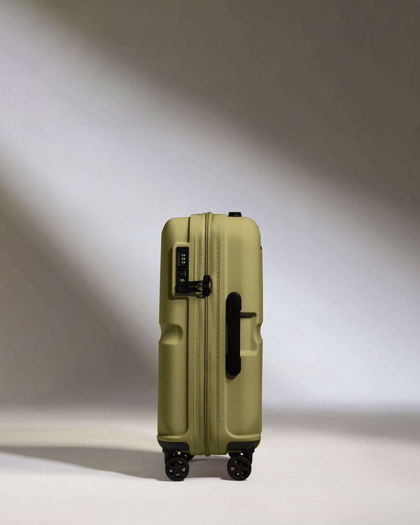 Antler Luggage -  Cabin Suitcase in Reed Green - Single Stripe - Hard Suitcase - Standard Cabin Cabin Suitcase in Green - Single Stripe | Cabin Bag & Hard Luggage