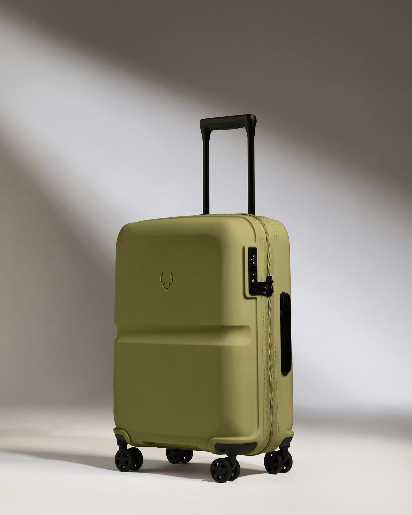 Antler Luggage -  Cabin Suitcase in Reed Green - Single Stripe - Hard Suitcase - Standard Cabin Cabin Suitcase in Green - Single Stripe | Cabin Bag & Hard Luggage