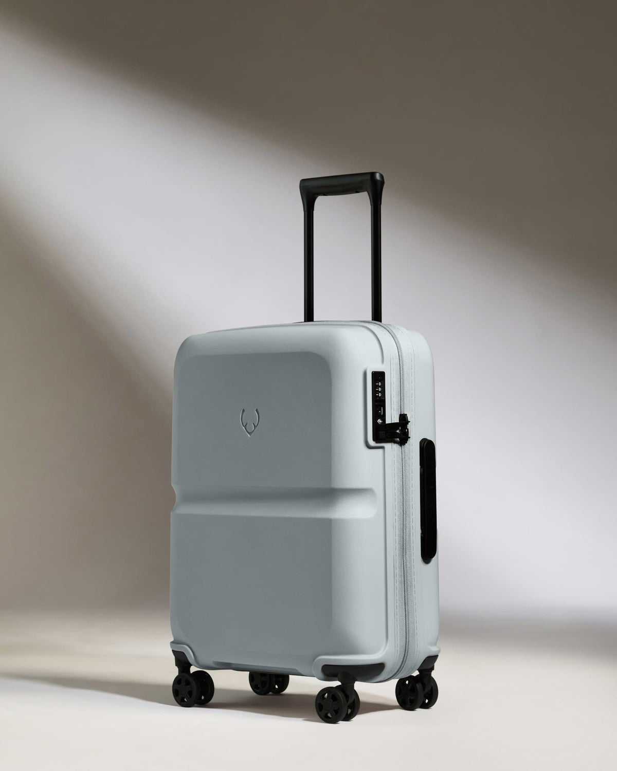 Cabin Suitcase Salt Single Stripe