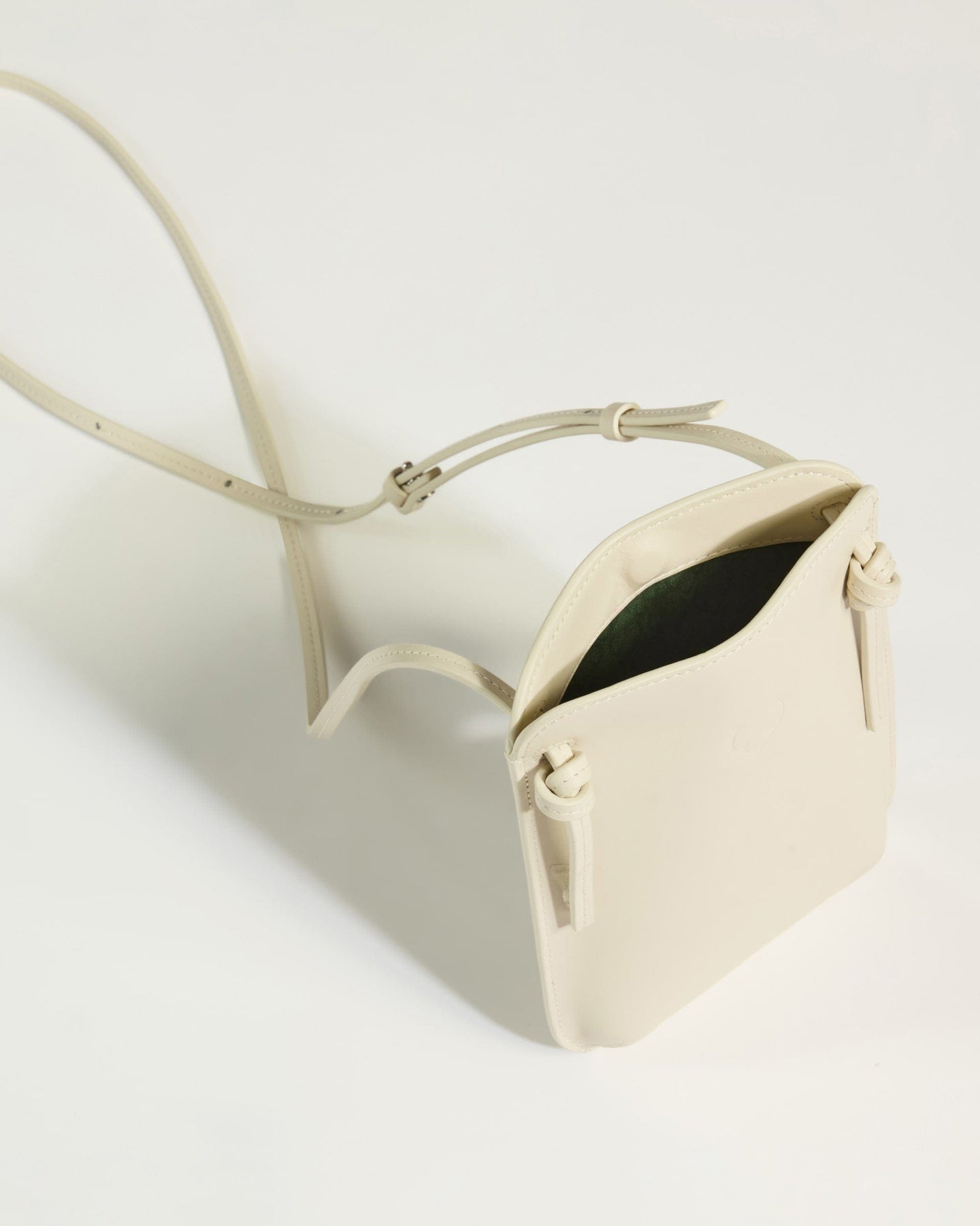 Antler Luggage -  Crossbody Bag in Cream Leather - 1914 Collection - Cross Body Bag Crossbody Bag in Cream Leather - 1914 Collection | Travel Bag & Accessories