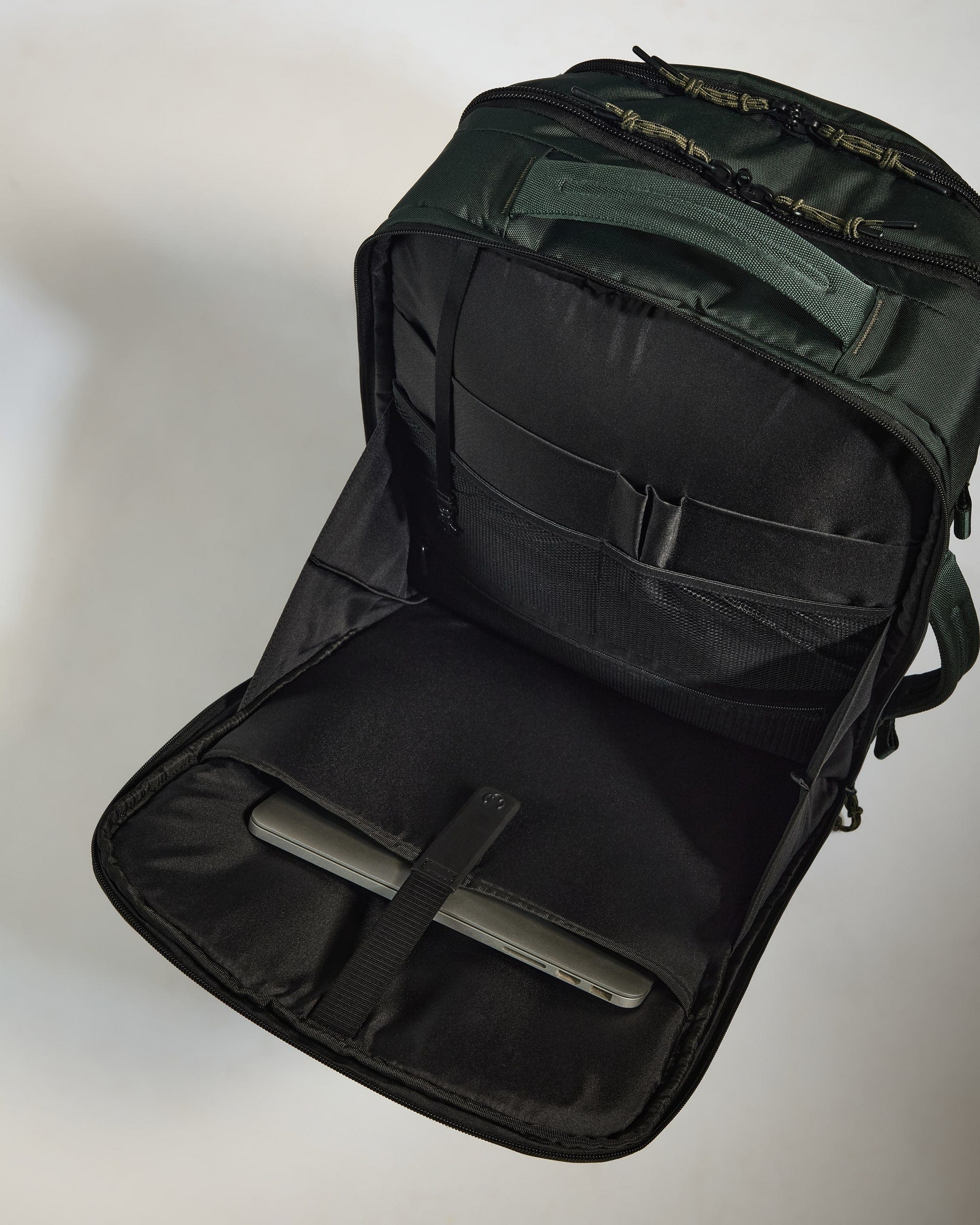 Antler Luggage -  Discovery 45L Backpack in Dark Forest Green - Backpack Discovery 45L Backpack in Dark Green | Rucksacks & Travel Bags