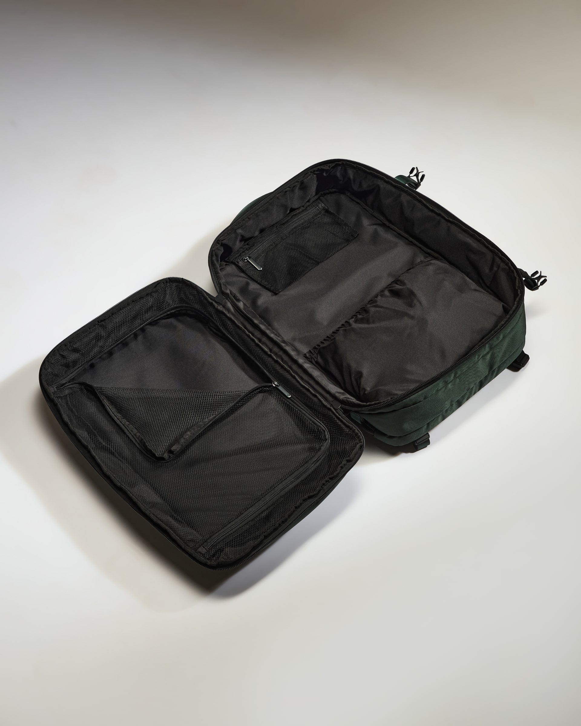 Antler Luggage -  Discovery 45L Backpack in Dark Forest Green - Backpack Discovery 45L Backpack in Dark Green | Rucksacks & Travel Bags