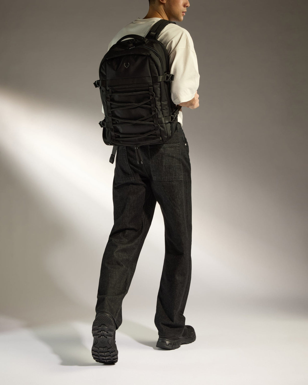 Discovery 28L Backpack in Black | Rucksacks & Travel Bags – Antler UK