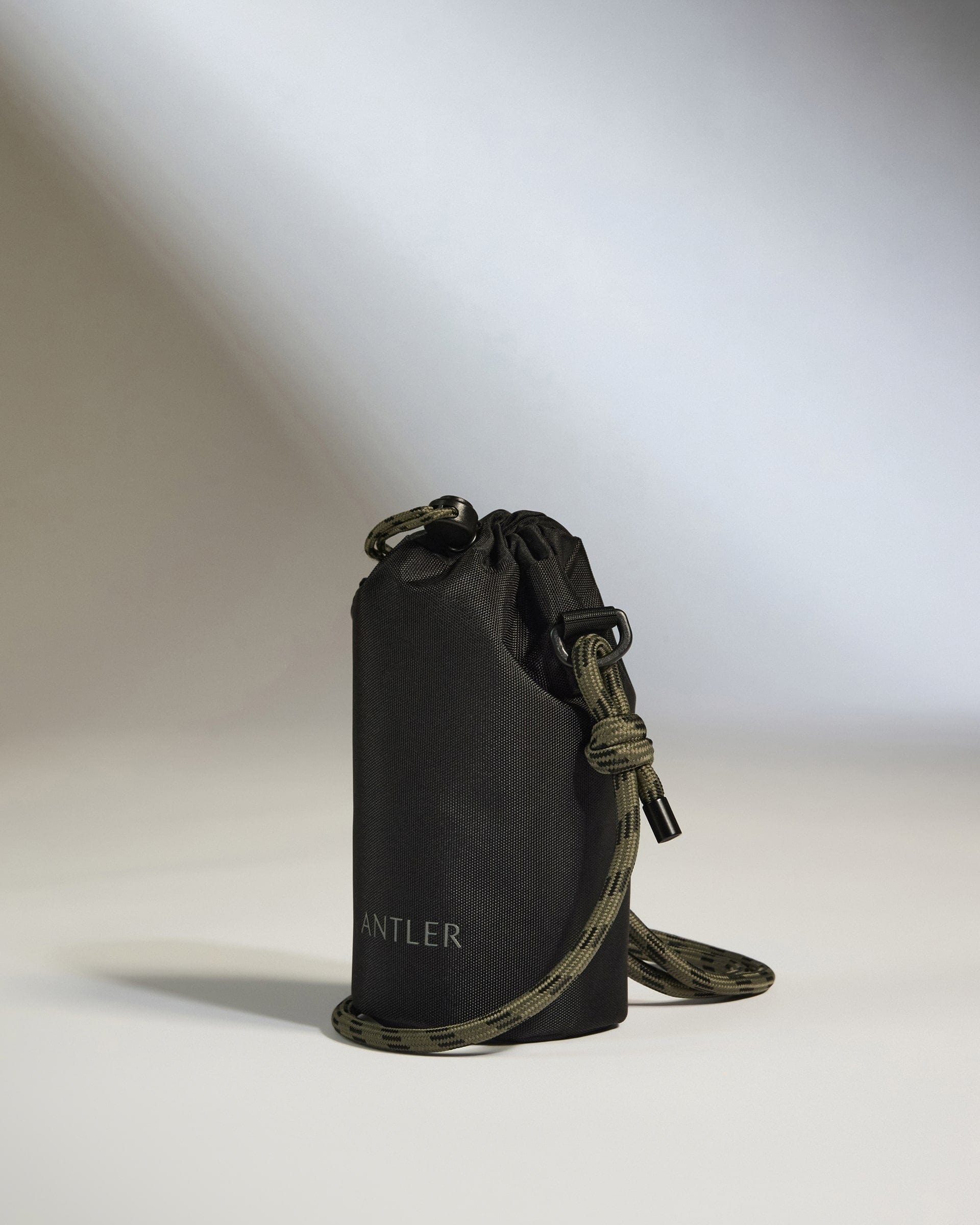Discovery Bottle Holder Carbon