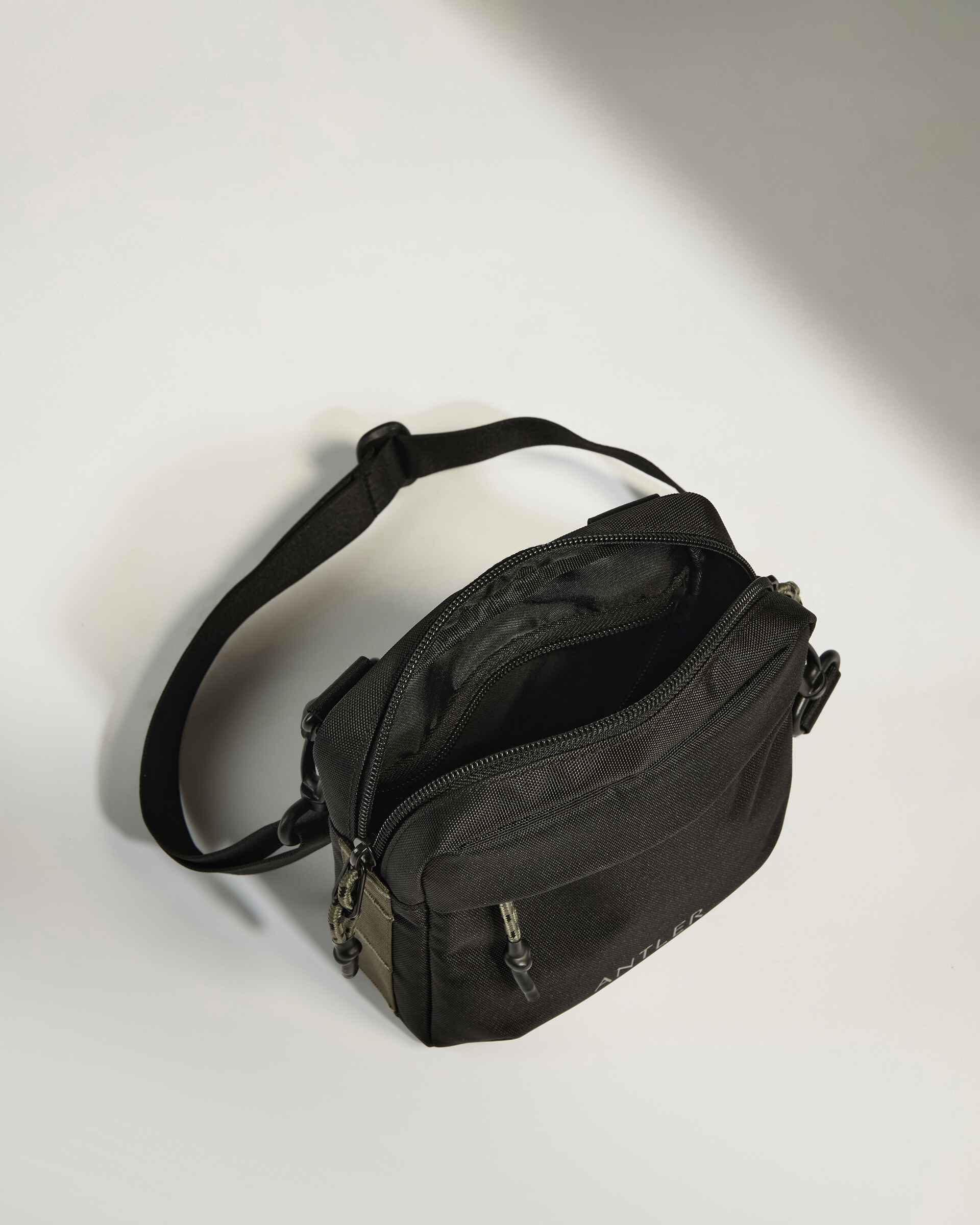 Antler Luggage -  Discovery Crossbody Bag in Carbon Black - Cross Body Bag Discovery Crossbody Bag in Black | Travel Bags & Accessories