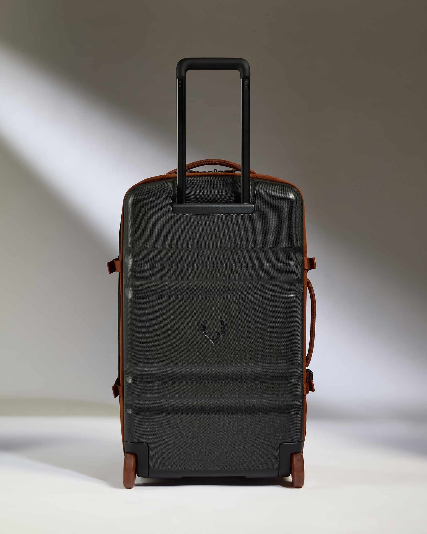 Antler Luggage -  Discovery Wheeled Duffel in Clay Brown - Wheeled Duffle Discovery Wheeled Duffel in Clay | Holdall Bag & Suitcase