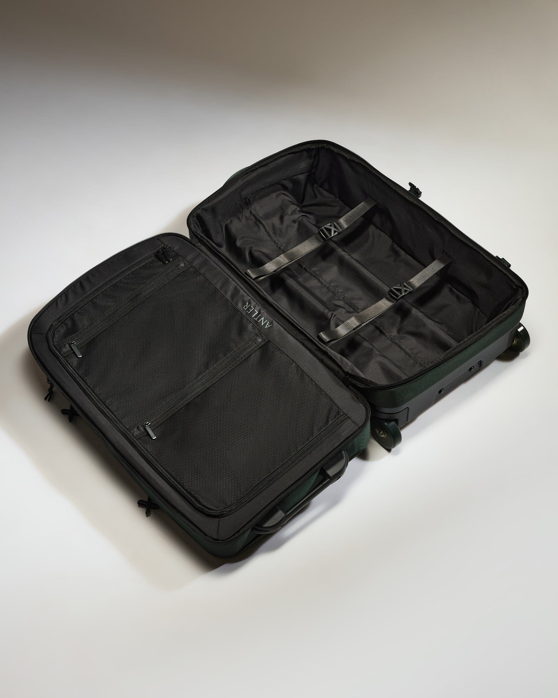 Antler Luggage -  Discovery Wheeled Duffel in Dark Forest Green - Wheeled Duffle Discovery Wheeled Duffel in Dark Green | Holdall Bag & Suitcase
