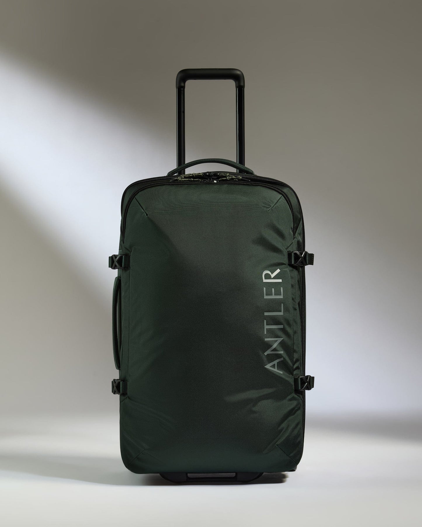 Antler Luggage -  Discovery Wheeled Duffel in Dark Forest Green - Wheeled Duffle Discovery Wheeled Duffel in Dark Green | Holdall Bag & Suitcase