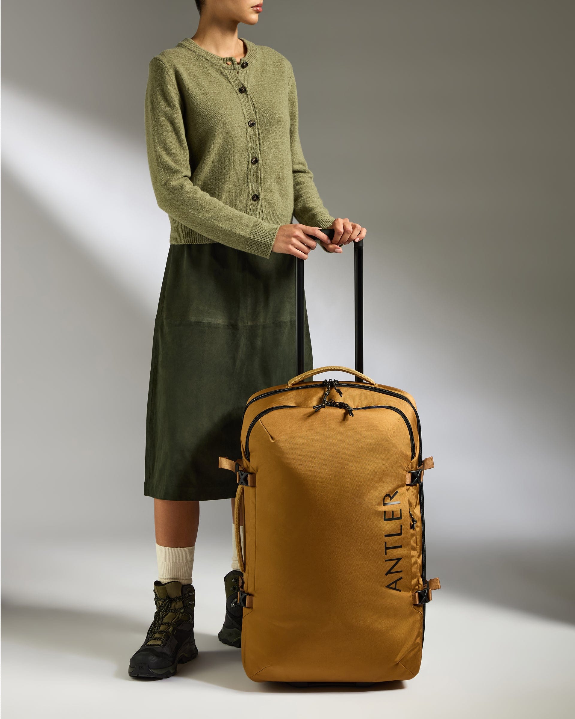 Antler Luggage -  Discovery Wheeled Duffel in Mustard Yellow - Wheeled Duffle Discovery Wheeled Duffel in Yellow | Holdall Bag & Suitcase