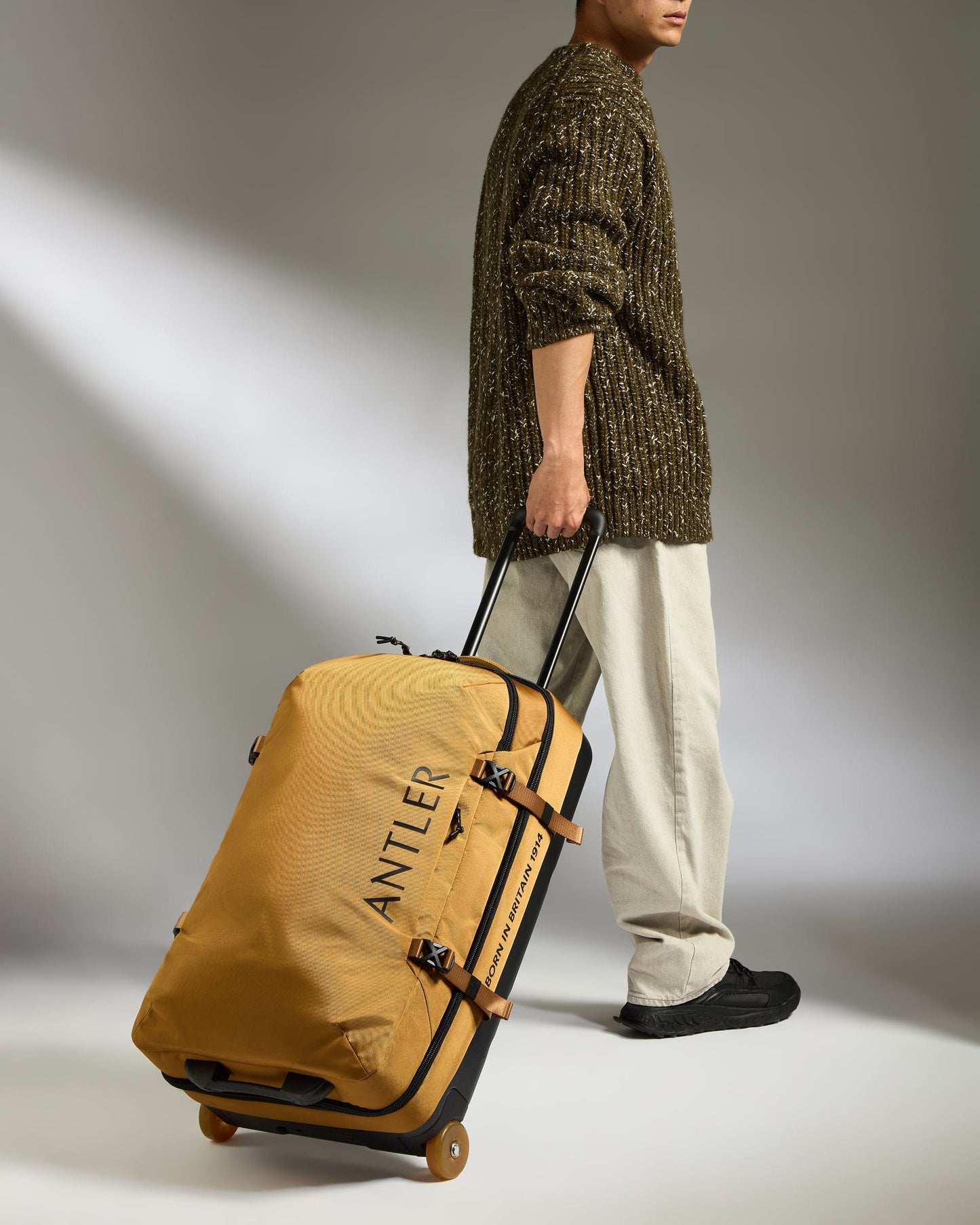 Antler Luggage -  Discovery Wheeled Duffel in Mustard Yellow - Wheeled Duffle Discovery Wheeled Duffel in Yellow | Holdall Bag & Suitcase