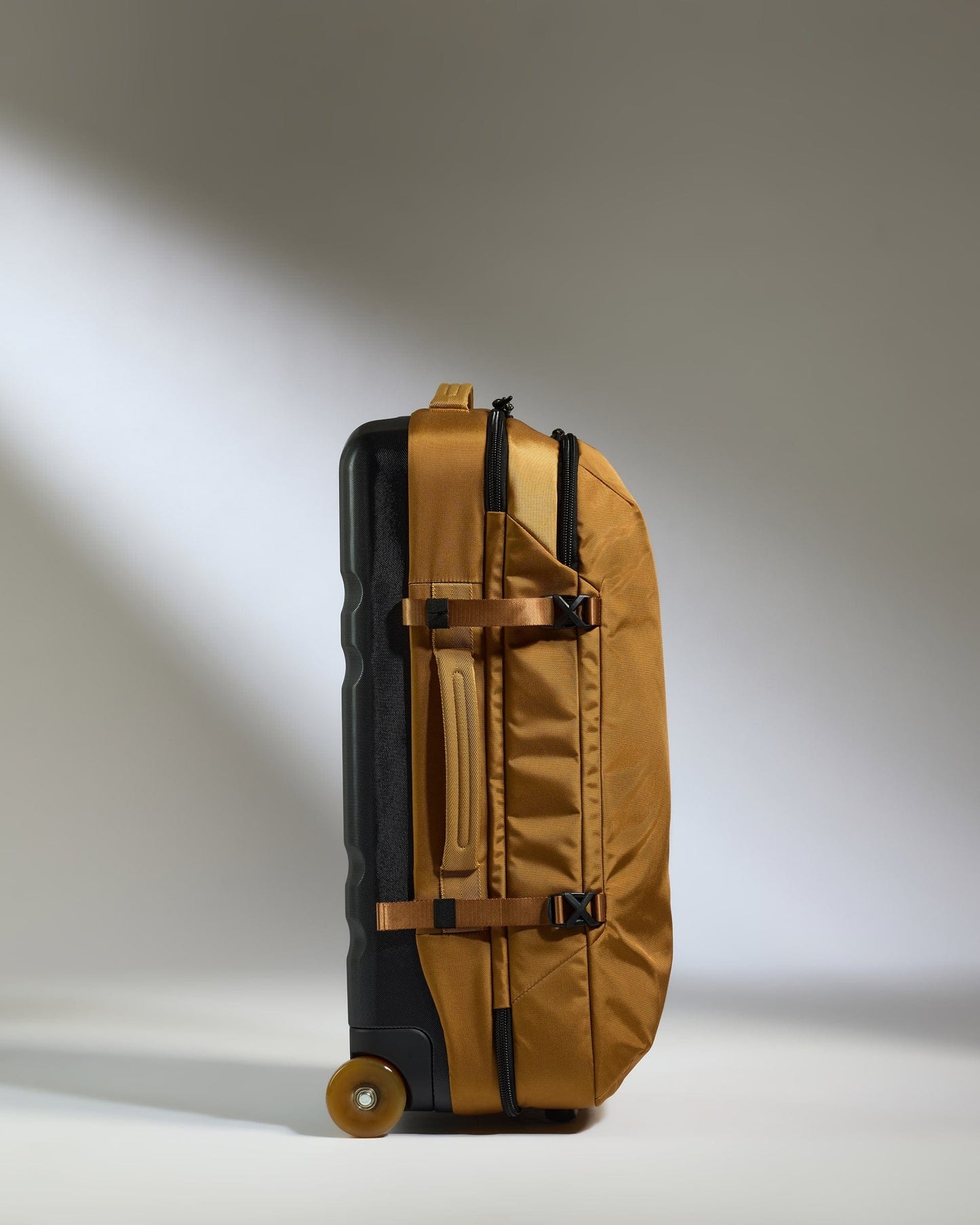Antler Luggage -  Discovery Wheeled Duffel in Mustard Yellow - Wheeled Duffle Discovery Wheeled Duffel in Yellow | Holdall Bag & Suitcase