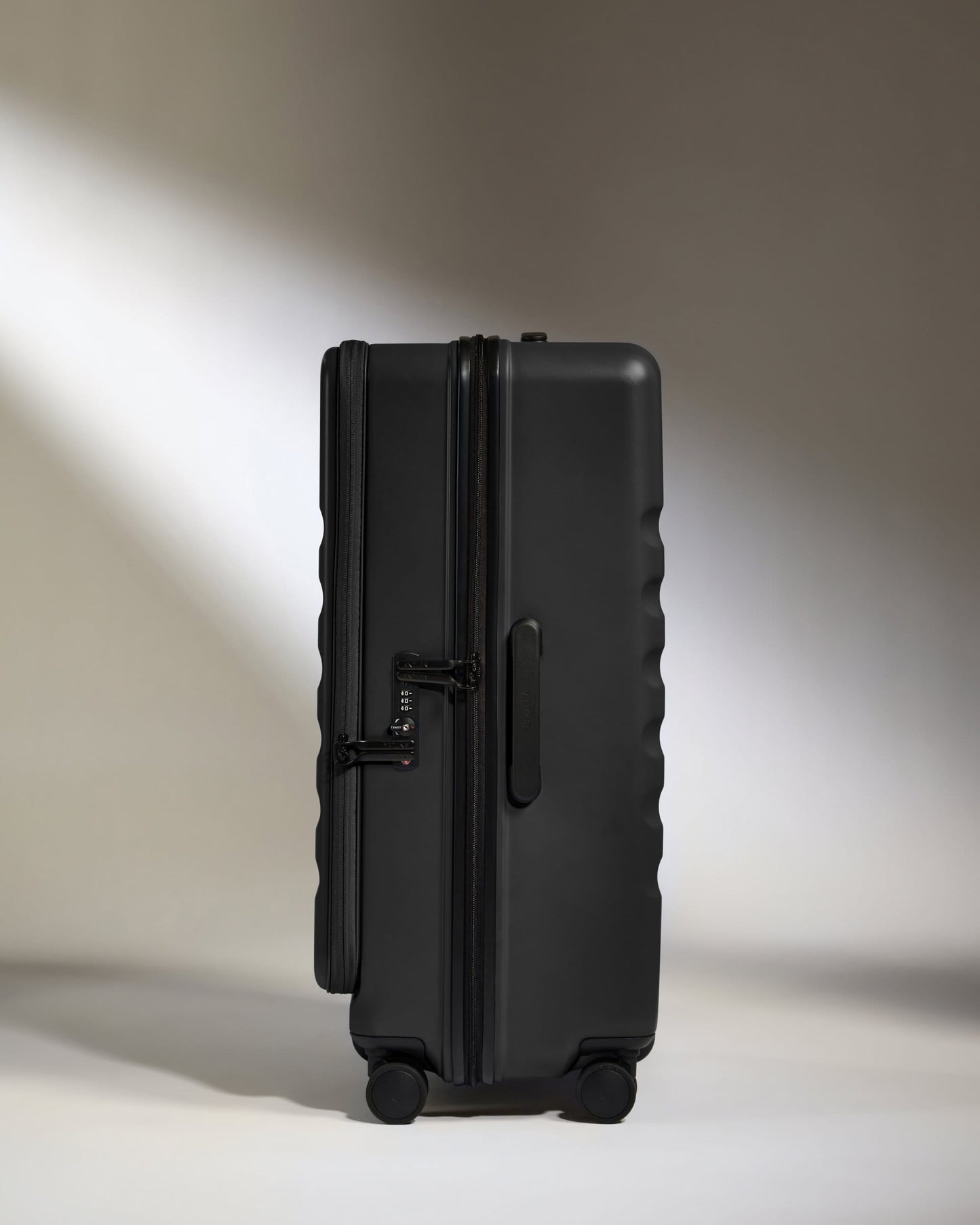 Antler Luggage -  Dual Opening Large Suitcase in Black - Icon Stripe - Hard Suitcase - Large Dual Opening Large Suitcase in Black - Icon Stripe | Lightweight & Hard Shell Suitcase