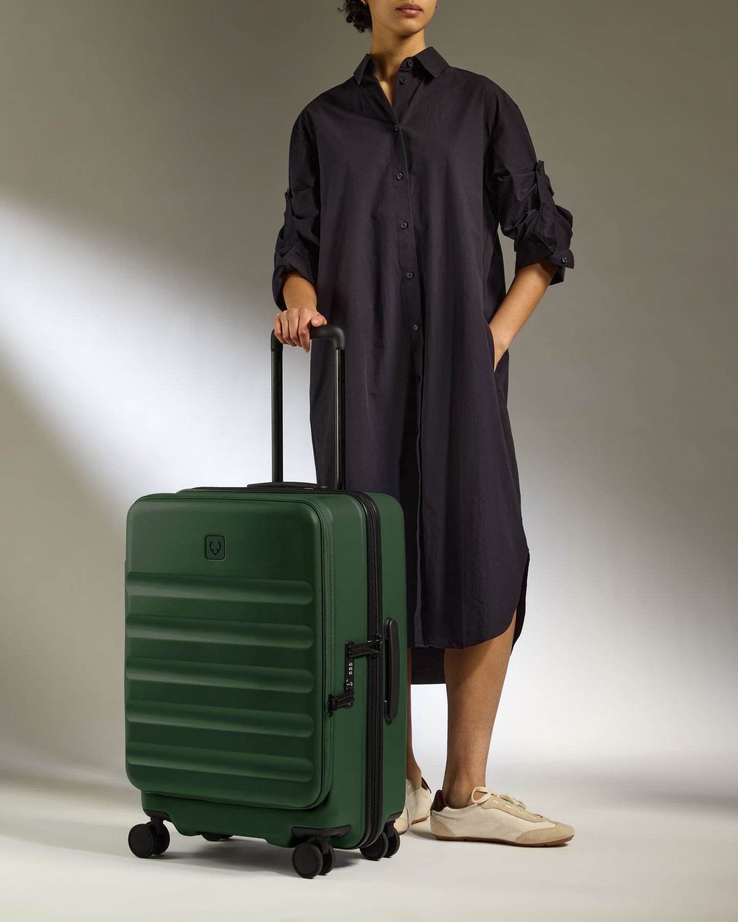 Antler Luggage -  Dual Opening Medium Suitcase in Antler Green - Icon Stripe - Expanding Rollercase | Medium 4W Dual Opening Medium Suitcase in Green - Icon Stripe | Lightweight & Hard Shell Suitcase
