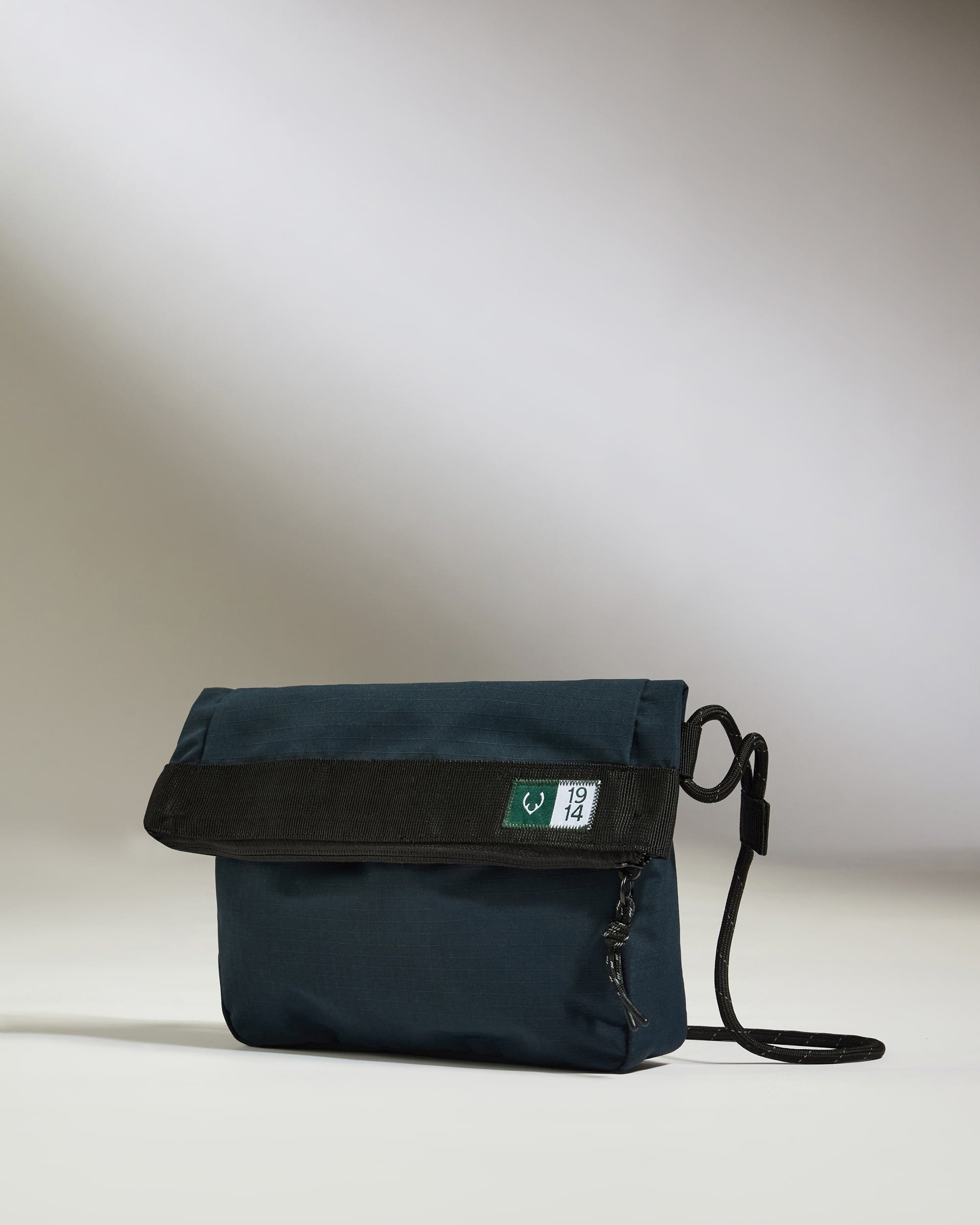 Essential Crossbody Bag in Navy Travel Bag Accessories – Antler UK