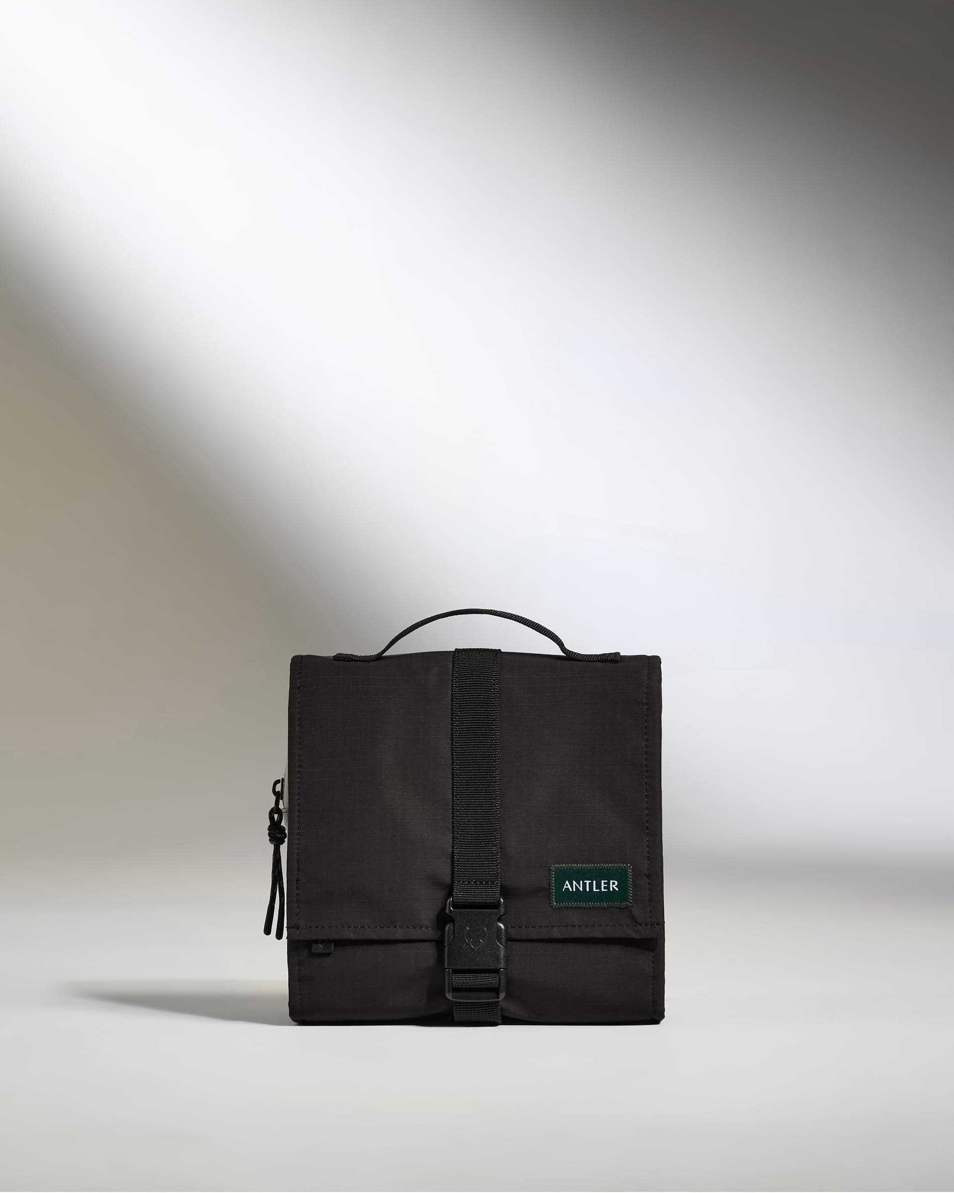 hanging travel toiletry bag uk Essential Wash in Black Model:HWA-S-902MHb jighead kit Hang it up in Mens Aether Ag 70