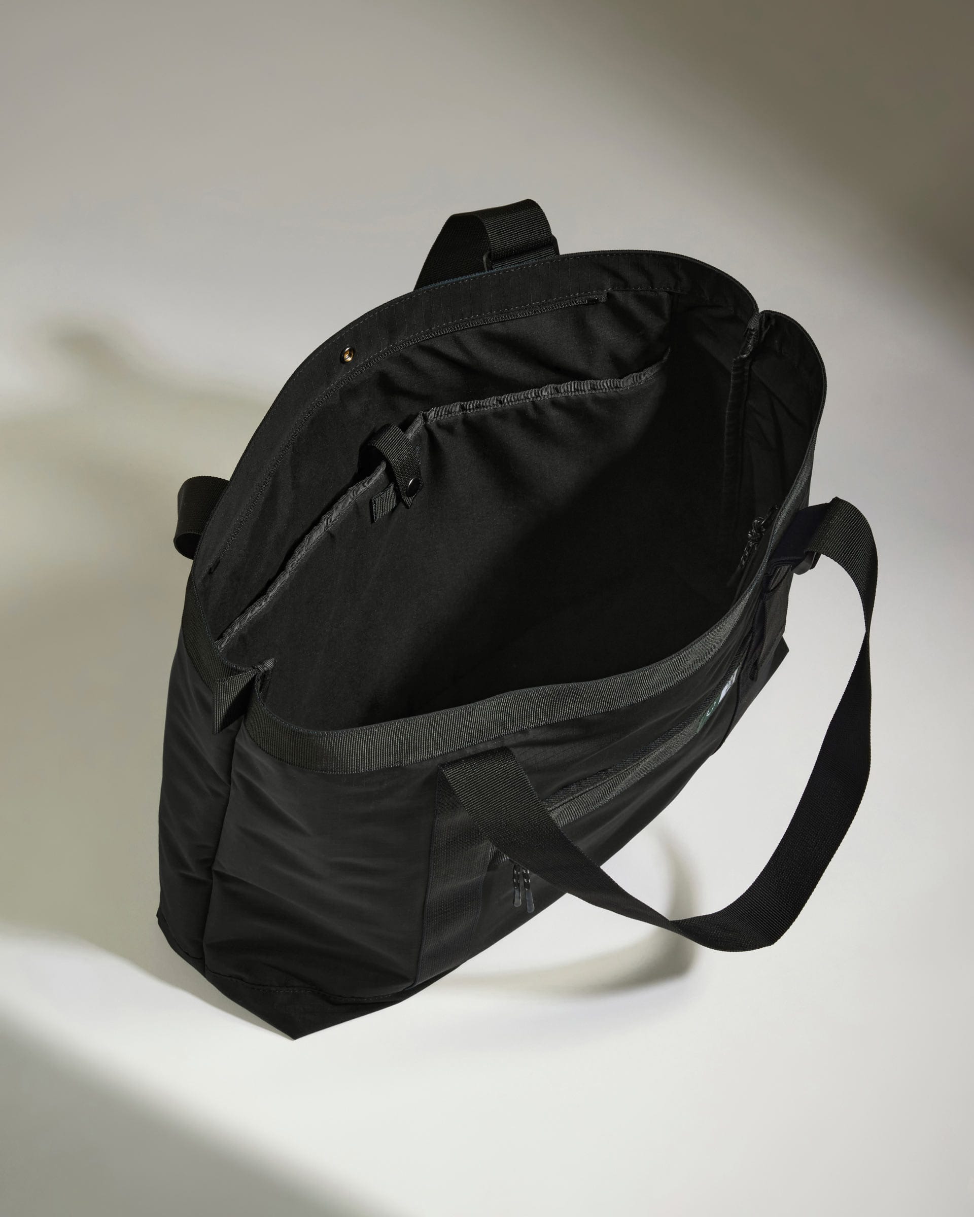 Antler Luggage -  Essential Tote Bag in Black - Tote Bag Essential Tote Bag in Black | Travel & Lifestyle Bags 