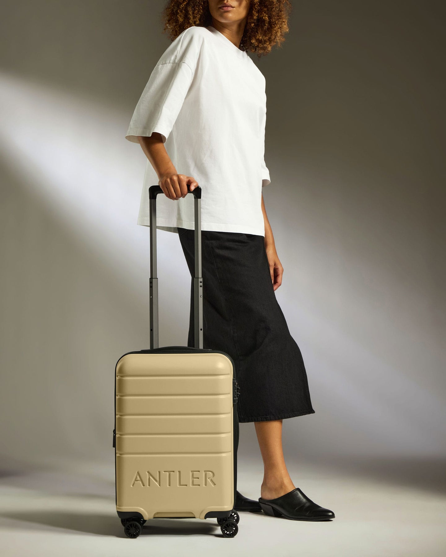 Antler Luggage -  Expandable Cabin Suitcase in Dark Sand - Logo - Hard Suitcase - Standard Cabin Expandable Cabin Suitcase Yellow| Lightweight Hard Shell Luggage