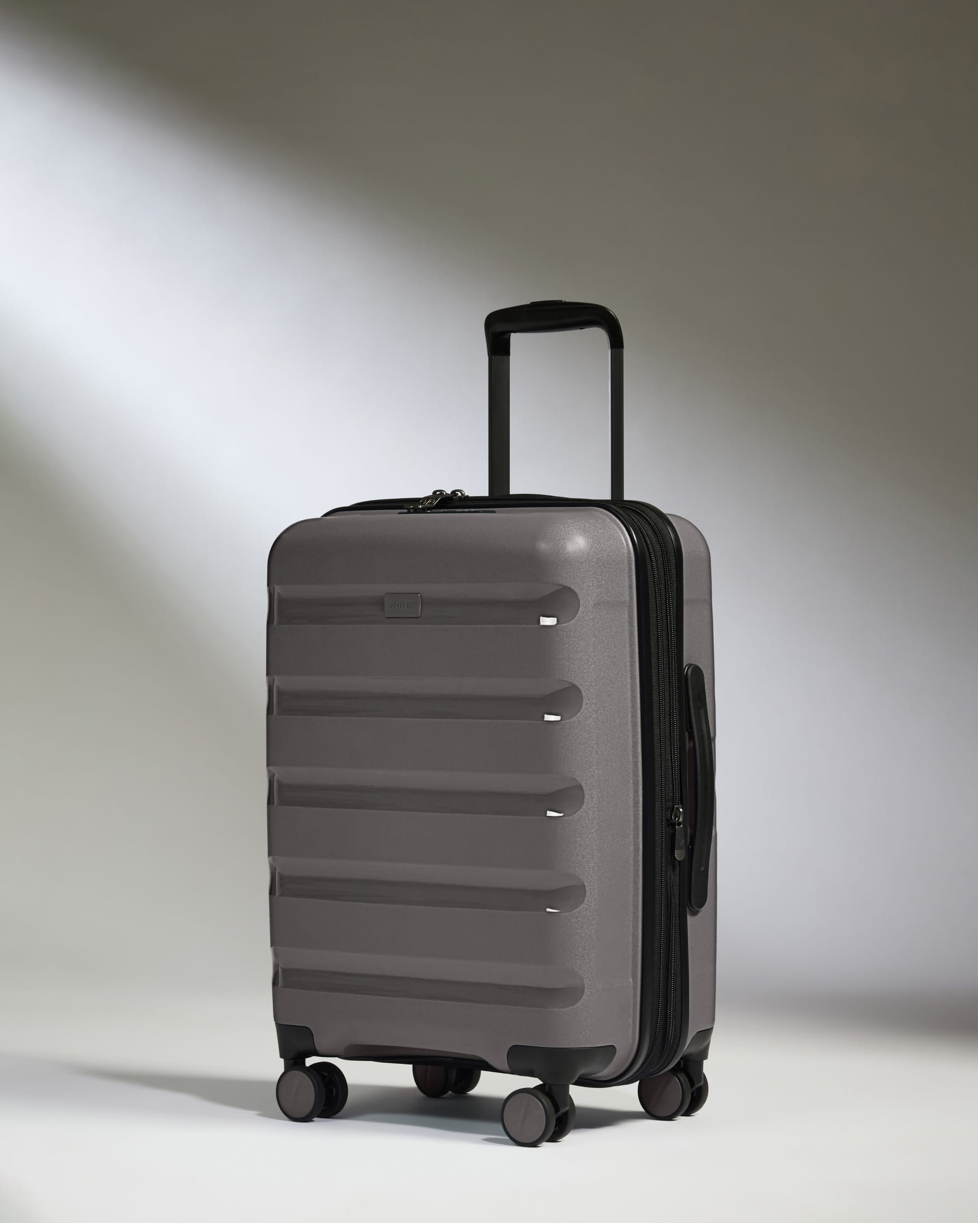 Expandable Cabin Suitcase Gloss Gull Logo Stripe