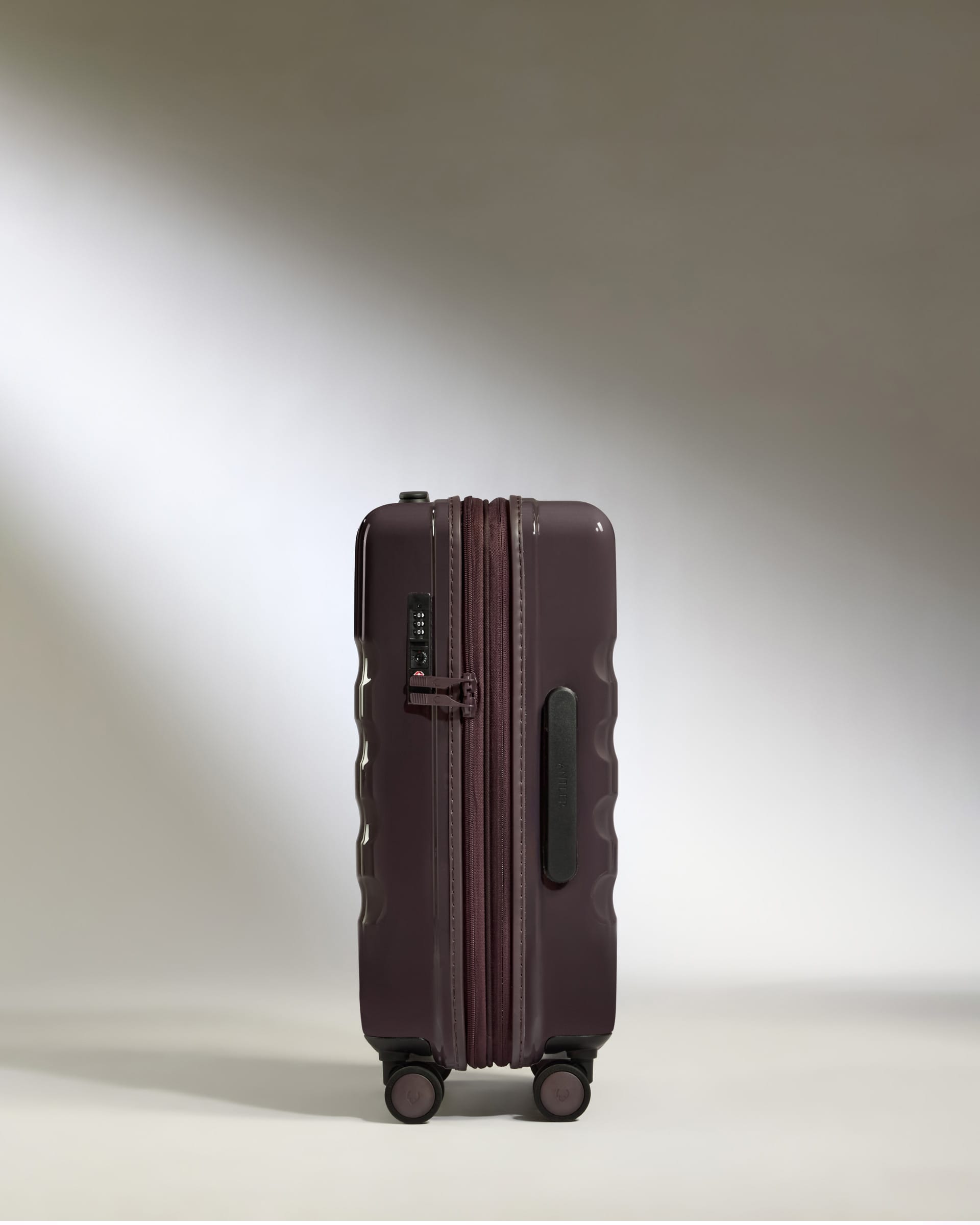 Antler Luggage -  Expandable Cabin Suitcase in Hedgerow - Icon Stripe - Hard Suitcase Expandable Cabin Suitcase in Hedgerow - Icon Stripe | Lightweight & Hard Shell Suitcase
