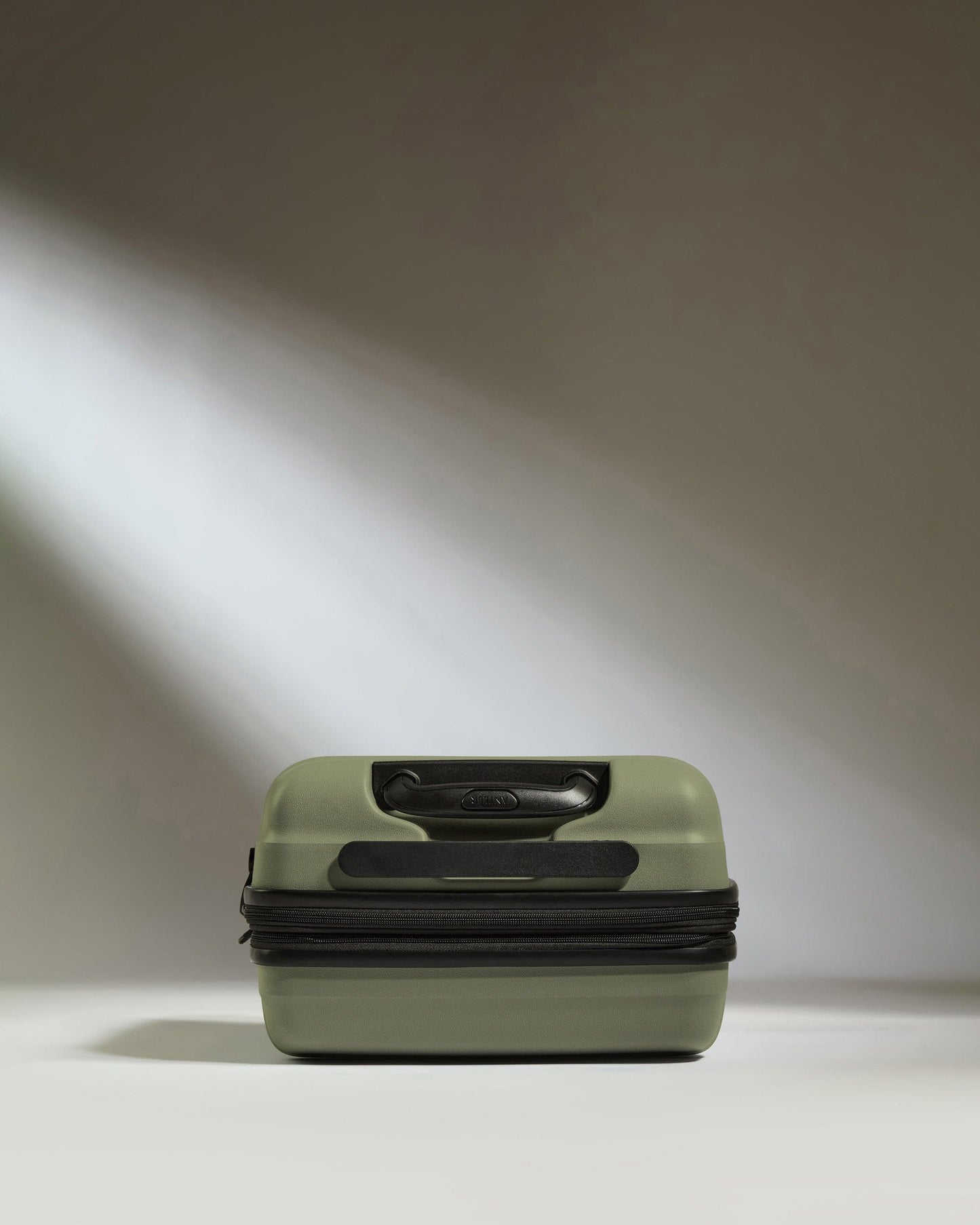 Antler Luggage -  Expandable Cabin Suitcase in Olive Green  - Juno - Hard Suitcase - Expander Cabin Cabin Suitcase with Expander in Olive Green - Juno | Carry-on Luggage