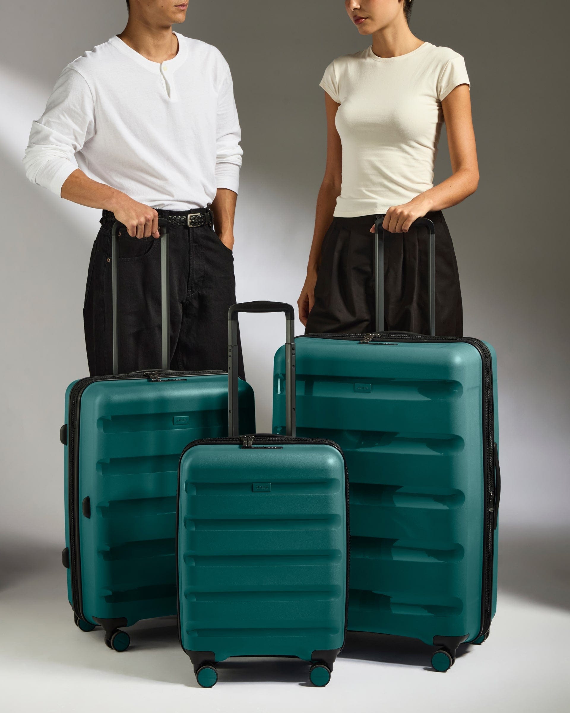 Antler Luggage -  Expandable Cabin Suitcase Set in Deep Teal - Logo Stripe - Hard Suitcase - Expander Cabin Set Expander Cabin Suitcase Set of 3 Teal - Logo Stripe | Lightweight Hard Shell Luggage