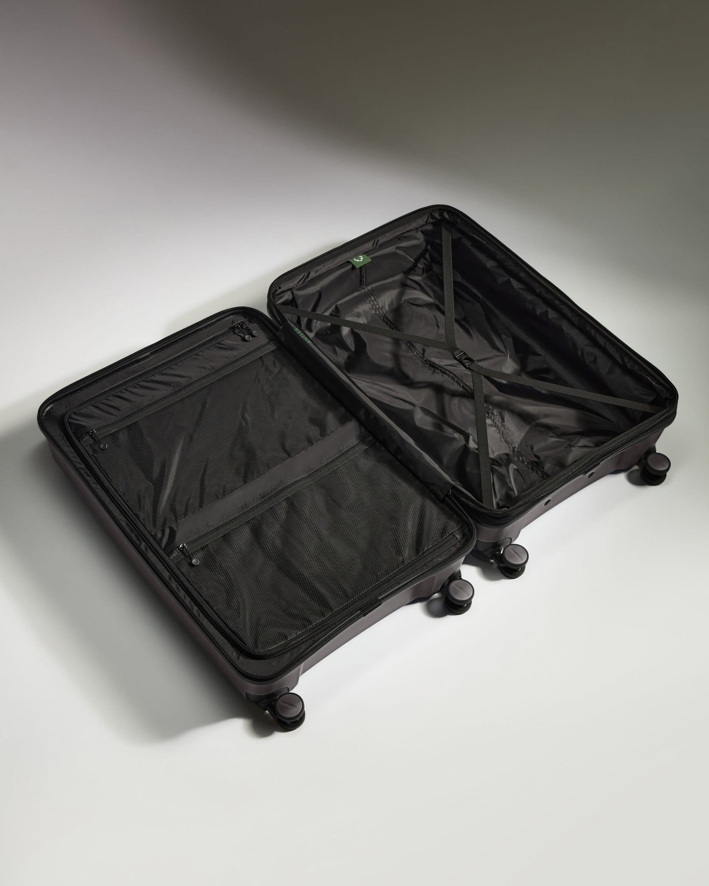Antler Luggage -  Expandable Cabin Suitcase Set in Gloss Gull Grey - Logo Stripe - Hard Suitcase - Expander Cabin Set Expander Cabin Suitcase Set of 3 Grey - Logo Stripe | Lightweight Hard Shell Luggage