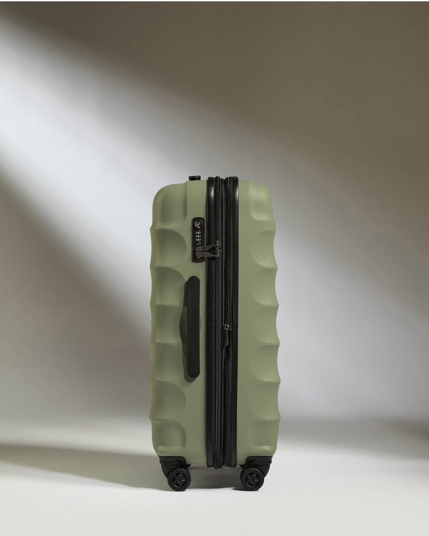 Antler Luggage -  Expandable Cabin Suitcase Set in Olive Green - Juno - Hard Suitcase Expandable Cabin Suitcase Set in Black - Juno | Lightweight & Hard Shell Suitcase