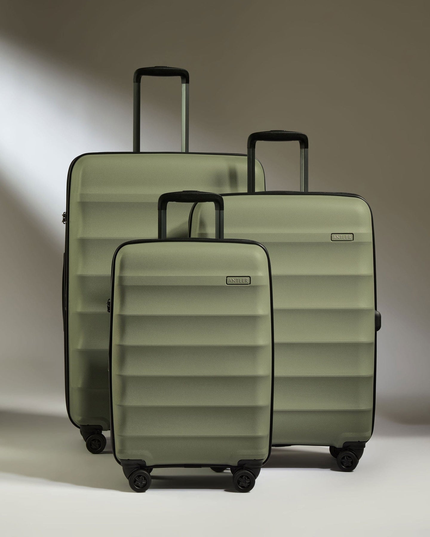 Antler Luggage -  Expandable Cabin Suitcase Set in Olive Green - Juno - Hard Suitcase Expandable Cabin Suitcase Set in Black - Juno | Lightweight & Hard Shell Suitcase
