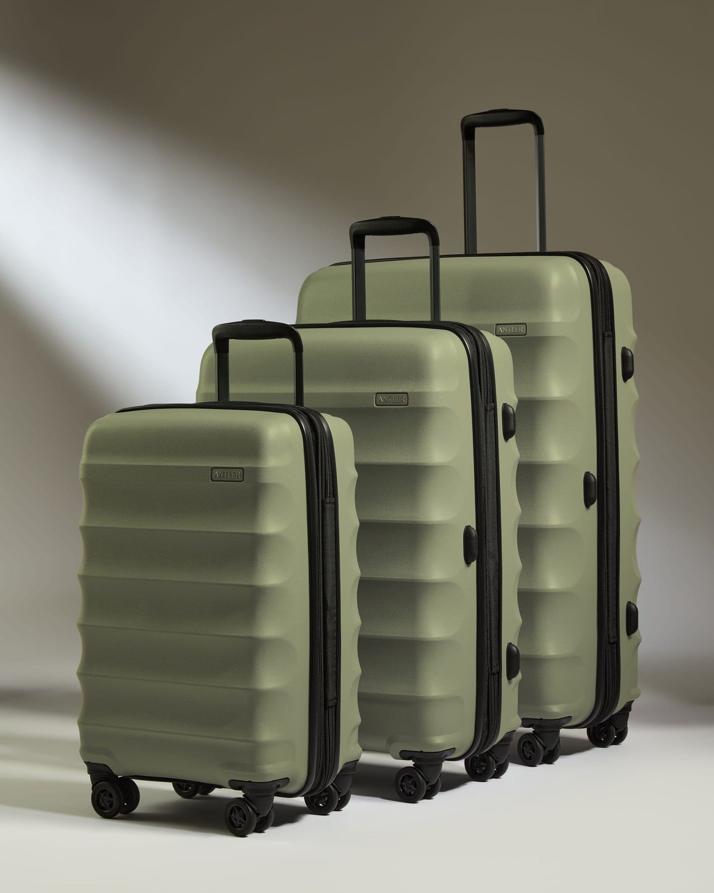Antler Luggage -  Expandable Cabin Suitcase Set in Olive Green - Juno - Hard Suitcase Expandable Cabin Suitcase Set in Black - Juno | Lightweight & Hard Shell Suitcase