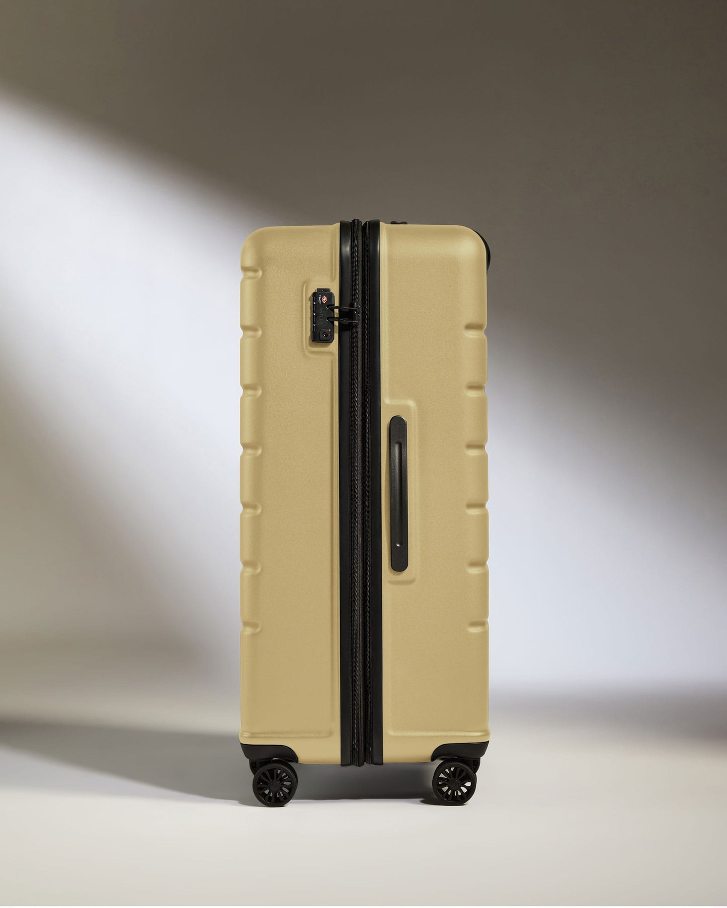 Antler Luggage -  Expandable Large Suitcase in Dark Sand - Logo - Hard Suitcase - Large Large Suitcase Yellow - Logo | Lightweight Hard Shell Luggage