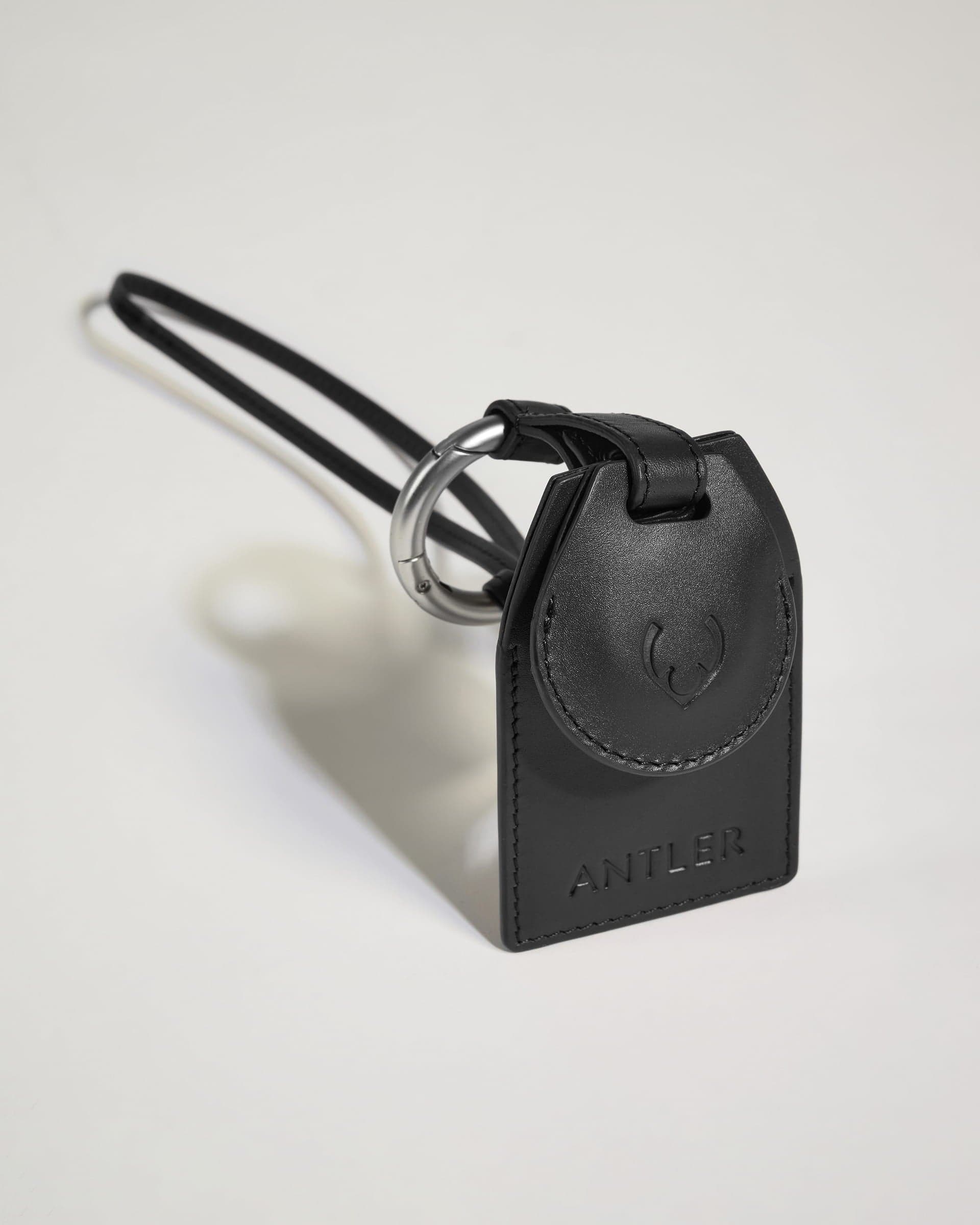Antler Luggage -  Heritage AirTag Luggage Tag in Black - Luggage Tags Heritage AirTag Luggage Tag in Black