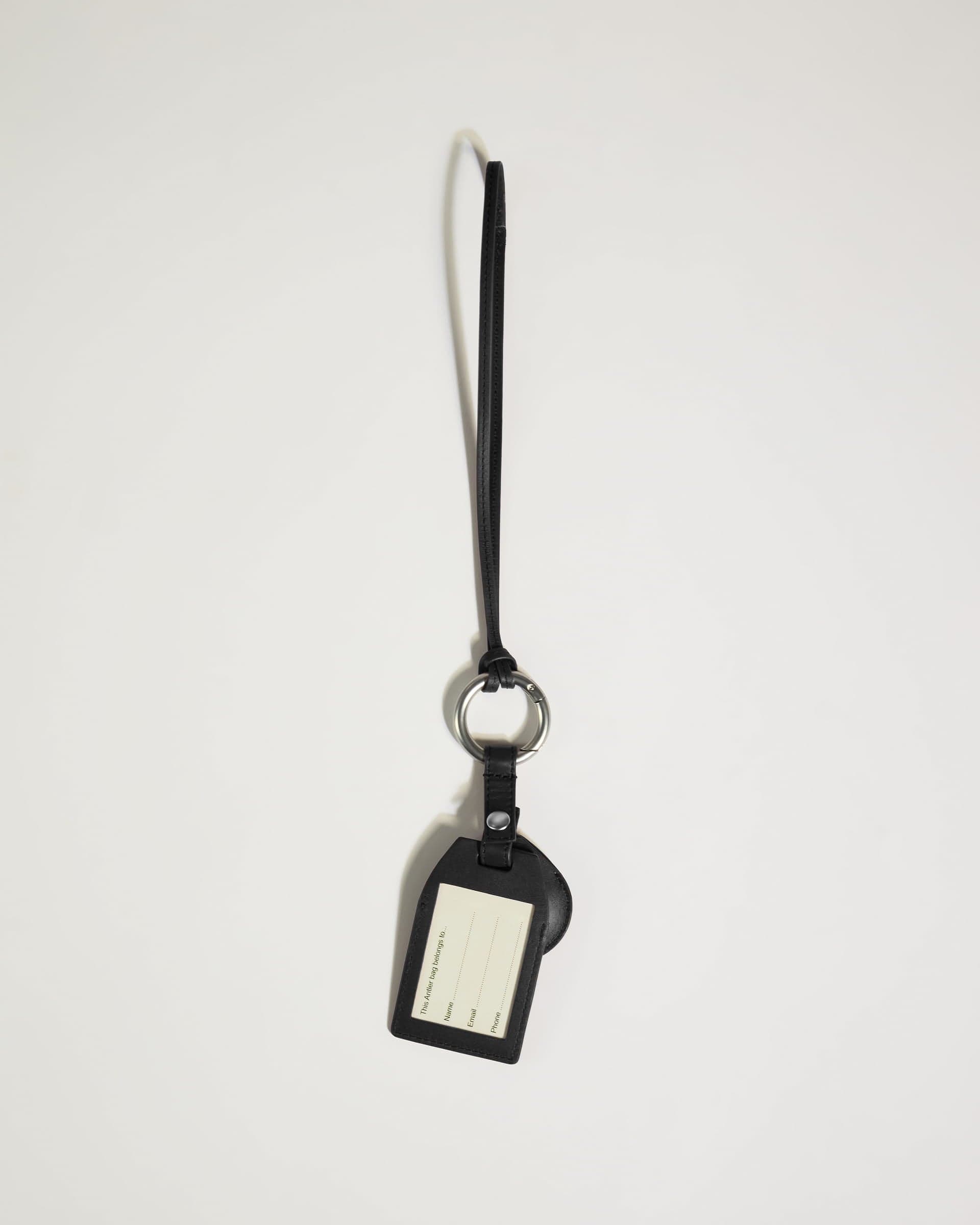 Antler Luggage -  Heritage AirTag Luggage Tag in Black - Luggage Tags Heritage AirTag Luggage Tag in Black