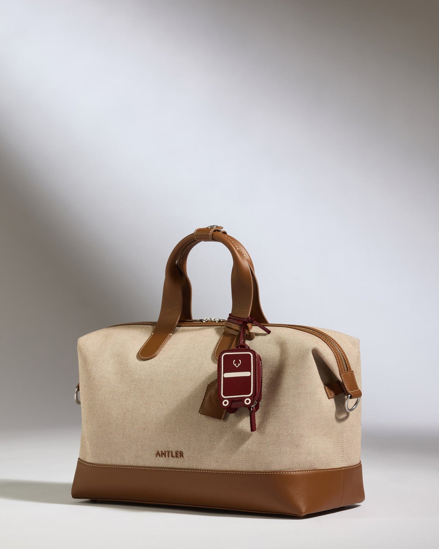 Antler Luggage -  Heritage Leather AirPods Case in Cedar Red - Airpod Case Leather Airpod Case in Red | Airpod Earbud Holder & Travel Accessories