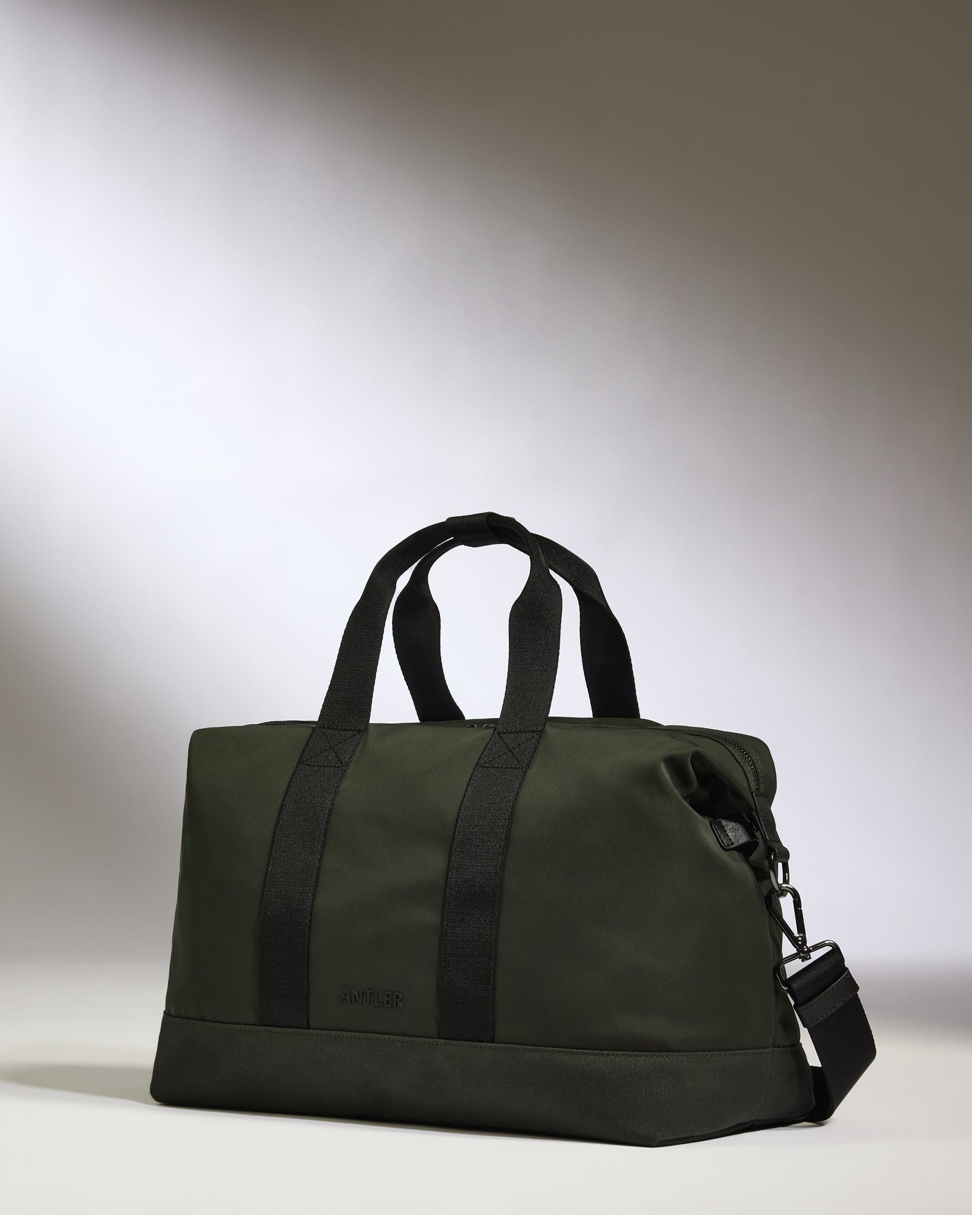Icon Overnight Bag Dark Khaki Green