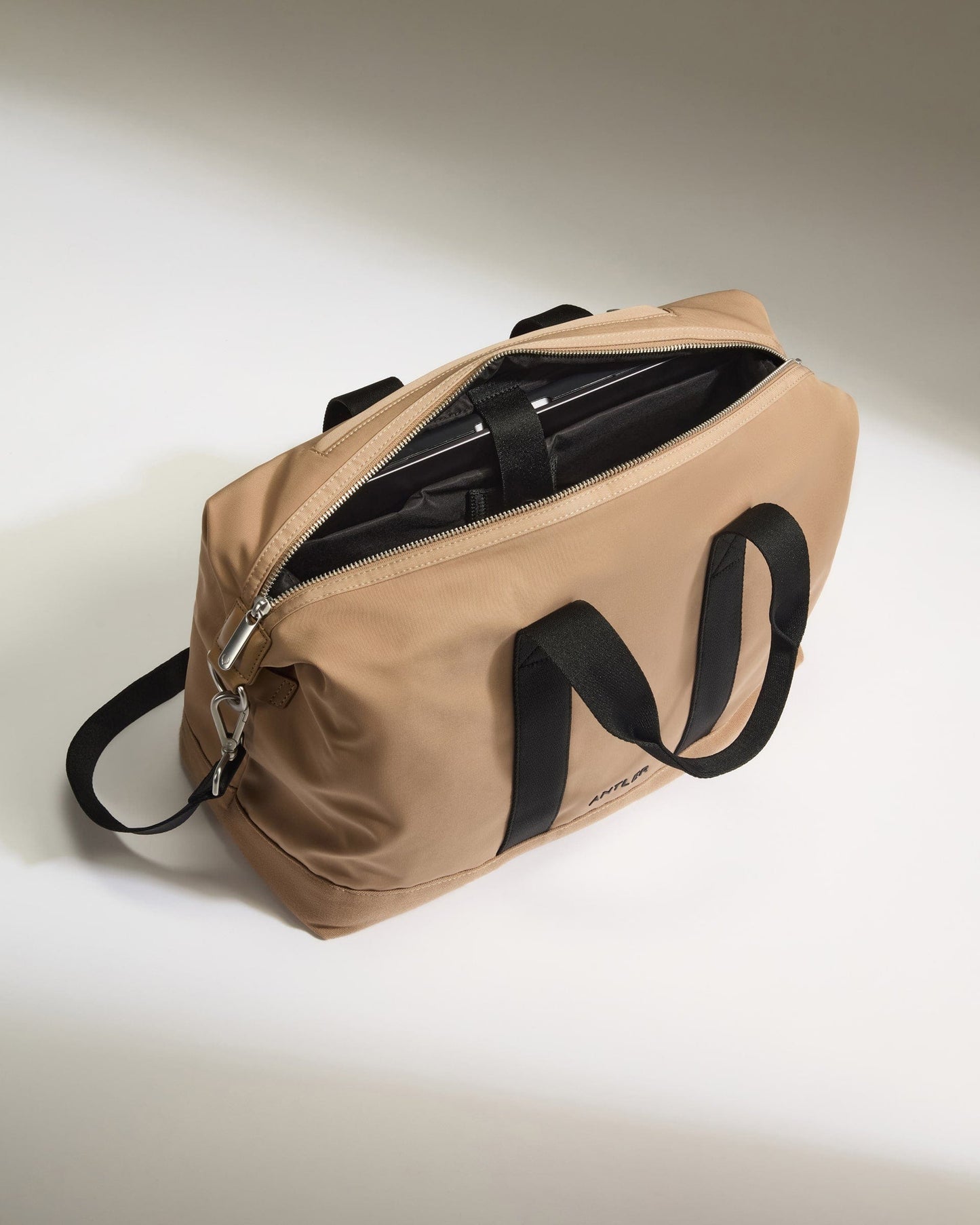Antler Luggage -  Icon Overnight Bag in Sand - Overnight Bag Icon Overnight Bag in Beige | Weekend Bags & Overnight Travel Bags