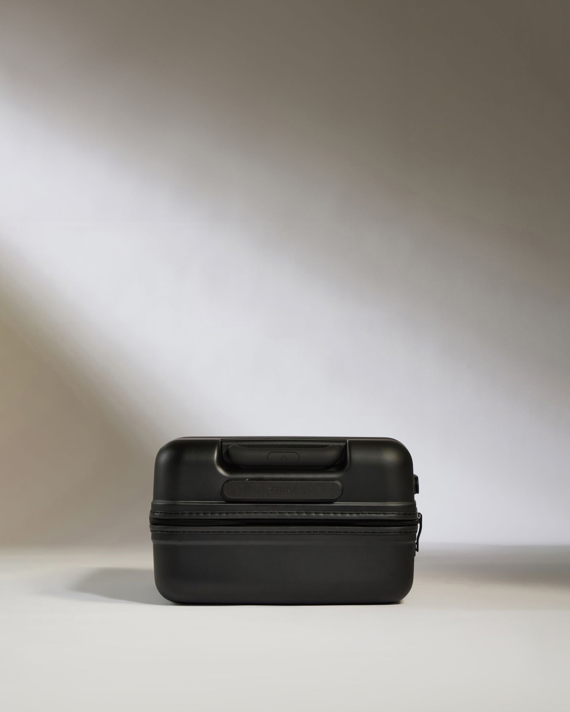 Antler Luggage -  Icon Stripe Biggest Cabin in Black - Hard Suitcase Icon Stripe Biggest Cabin in Black | Lightweight & Hard Shell Suitcase