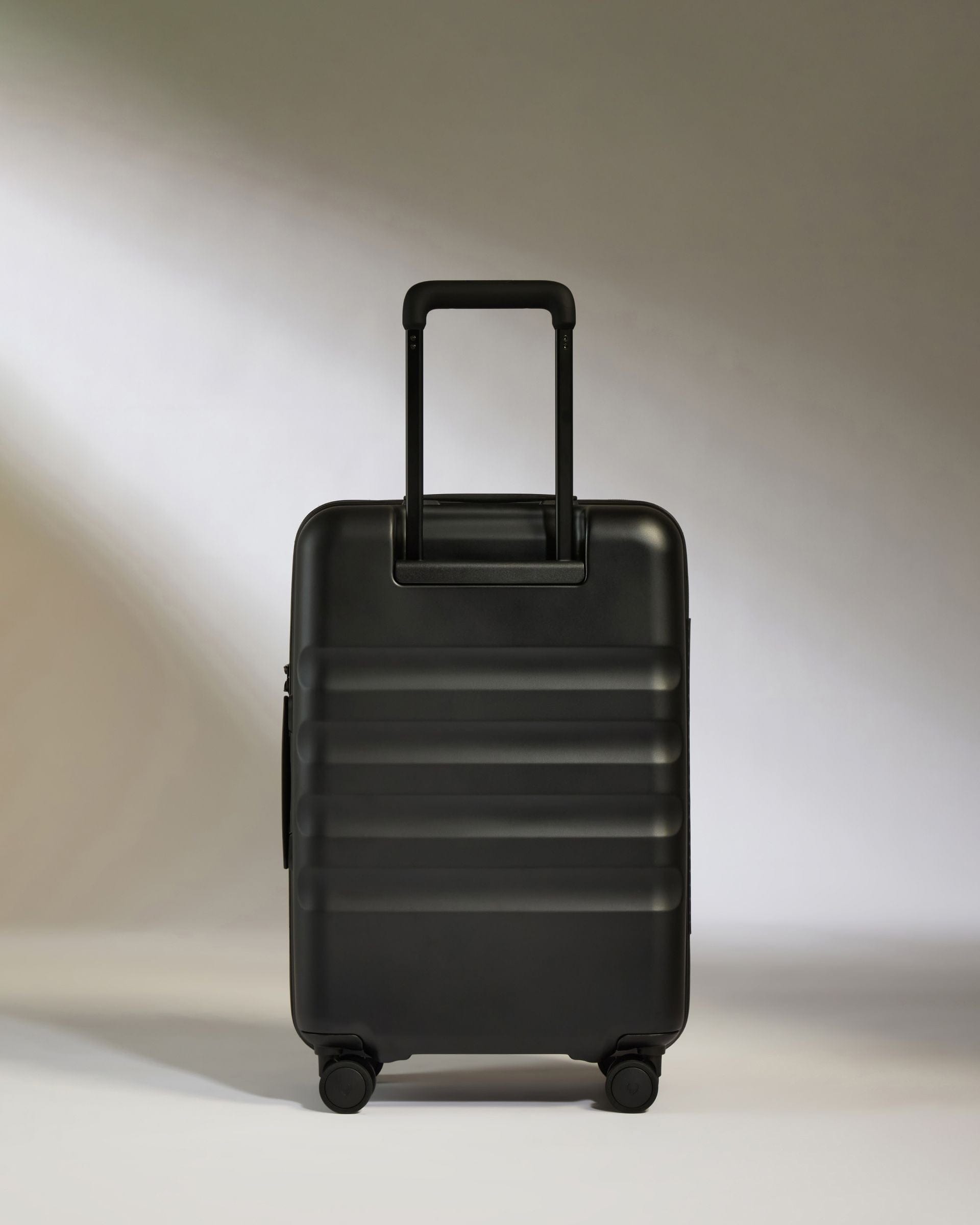 Antler Luggage -  Icon Stripe Biggest Cabin in Black - Hard Suitcase Icon Stripe Biggest Cabin in Black | Lightweight & Hard Shell Suitcase