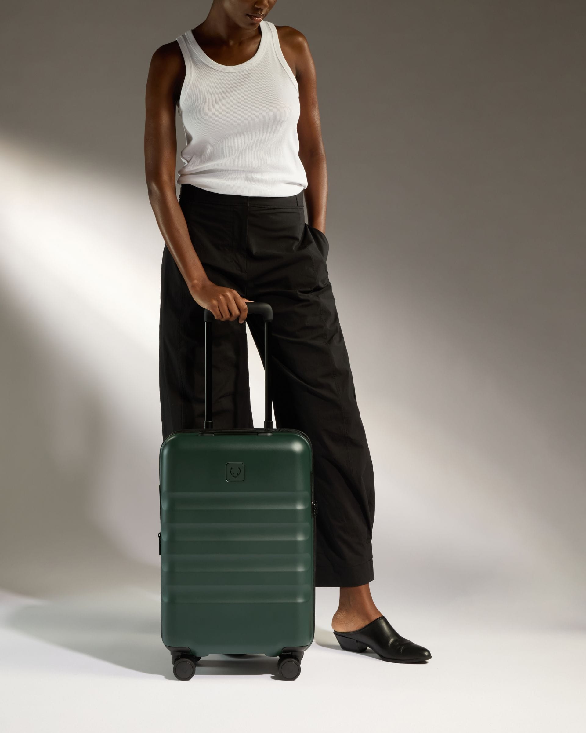 Antler Luggage -  Icon Stripe Cabin with Expander in Antler Green - Hard Suitcase Icon Stripe Cabin with Expander in Green | Lightweight & Hard Shell Suitcase