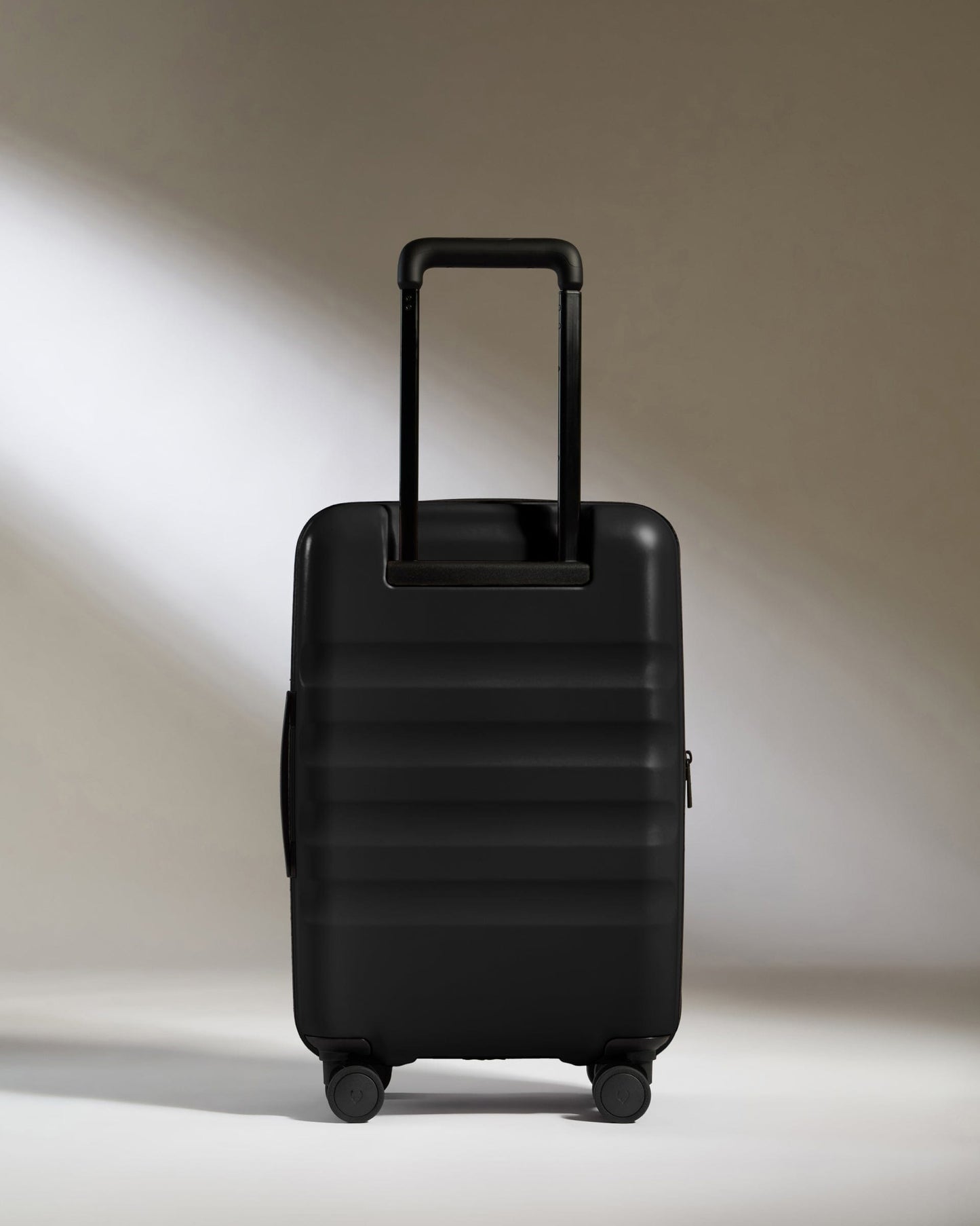 Antler Luggage -  Icon Stripe Cabin with Expander in Black - Hard Suitcase Icon Stripe Cabin with Expander in Black | Lightweight & Hard Shell Suitcase