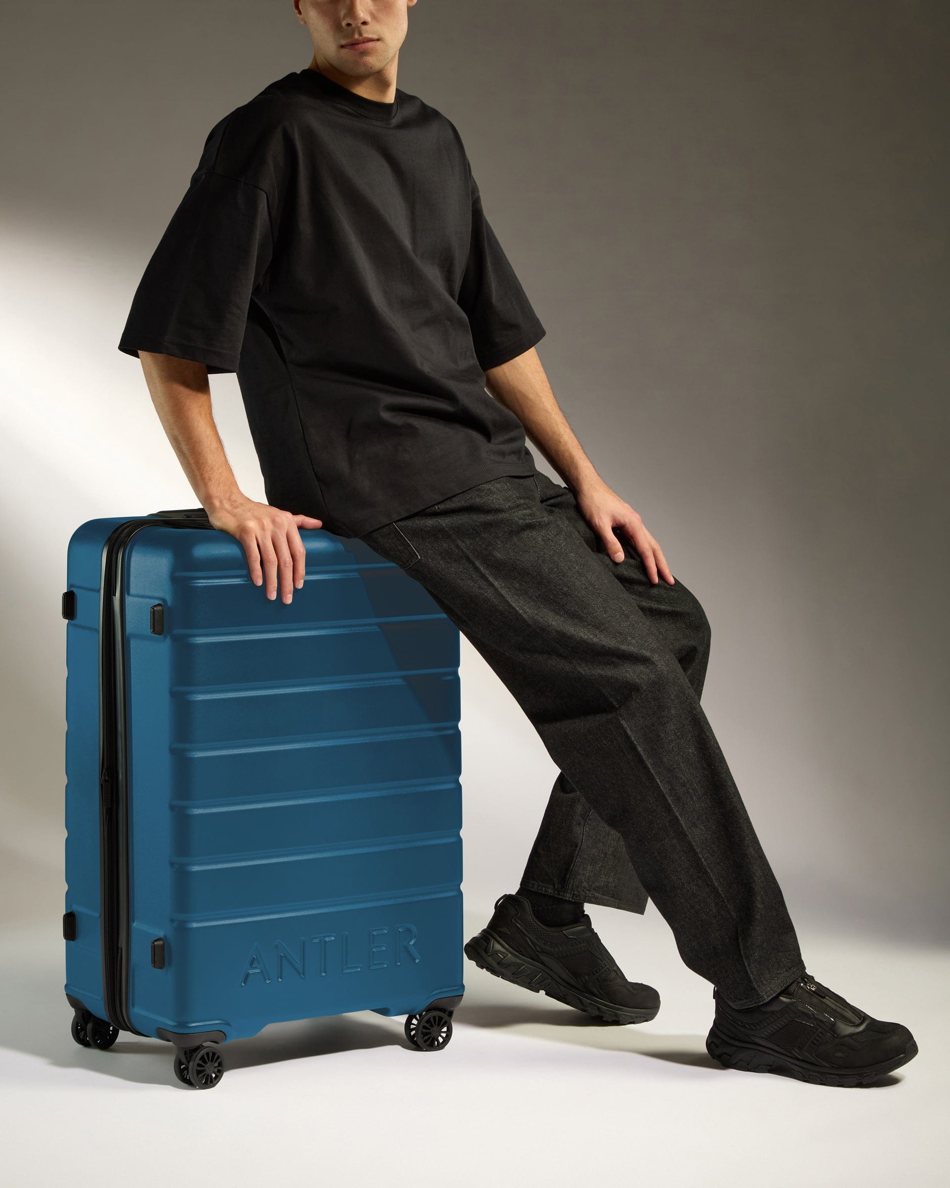 Antler Luggage -  Large Suitcase in Bold Blue - Logo - Hard Suitcase - Large Large Suitcase Bold Blue - Logo | Lightweight Hard Shell Luggage