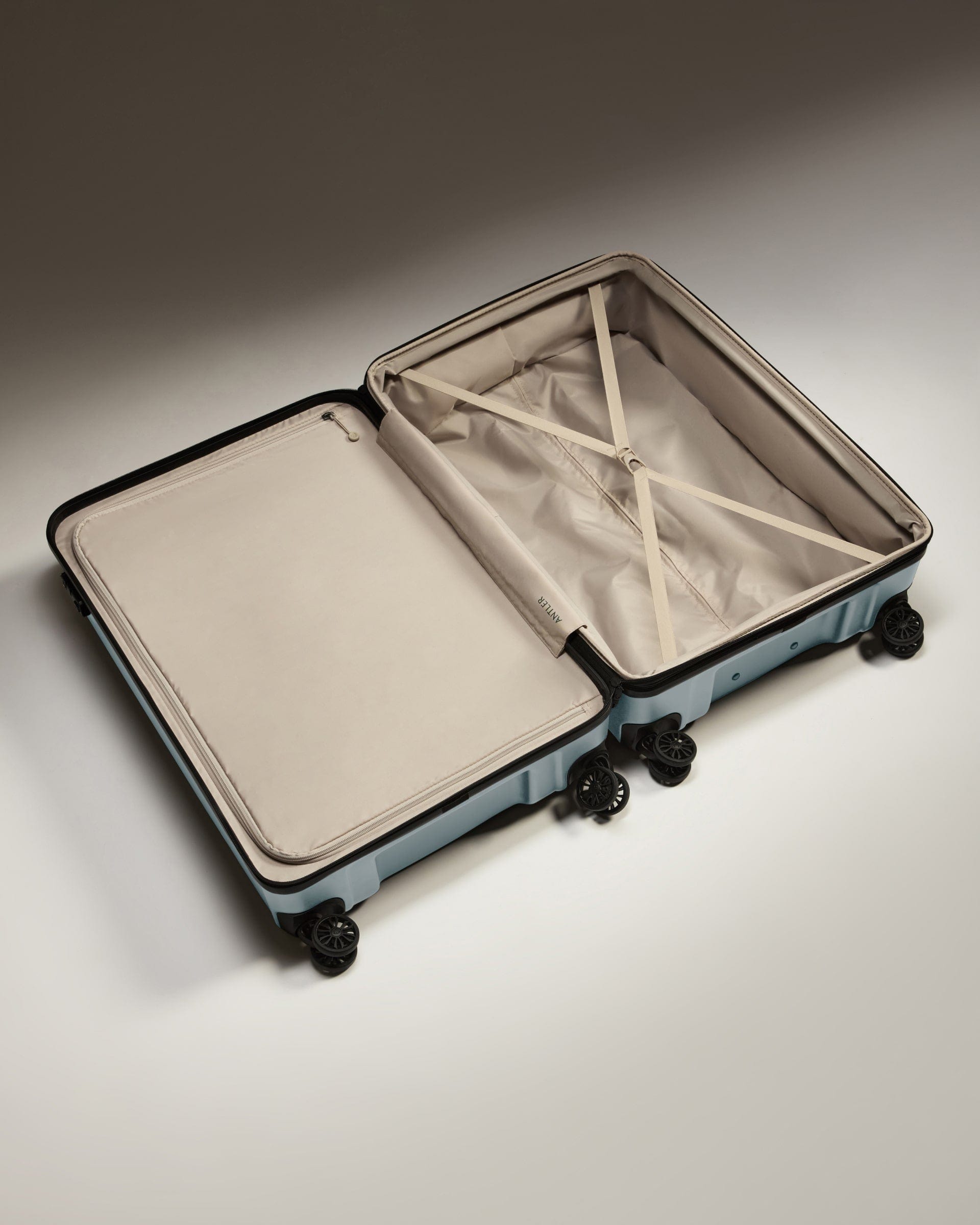 Antler Luggage -  Large Suitcase in Cool Grey - Logo - Hard Suitcase - Large Large Suitcase Cool Grey - Logo | Lightweight Hard Shell Luggage