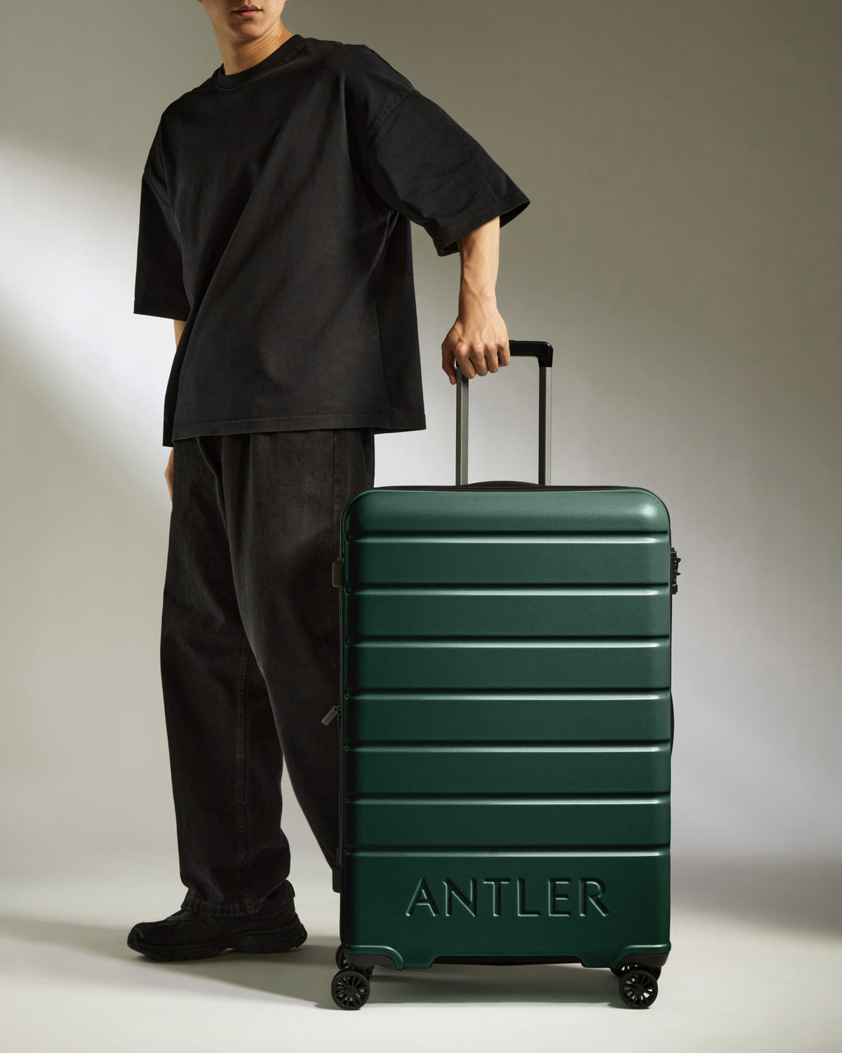Antler Luggage -  Large Suitcase in Dark Teal - Logo - Hard Suitcase - Large Large Suitcase Dark Teal - Logo | Lightweight Hard Shell Luggage